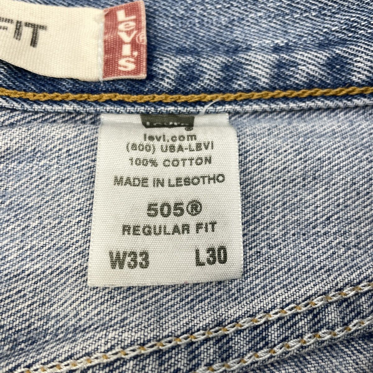 Levi's × Vintage Vintage Distressed Levi's 505 Light Blue Wash Size US 33 - 11 Thumbnail