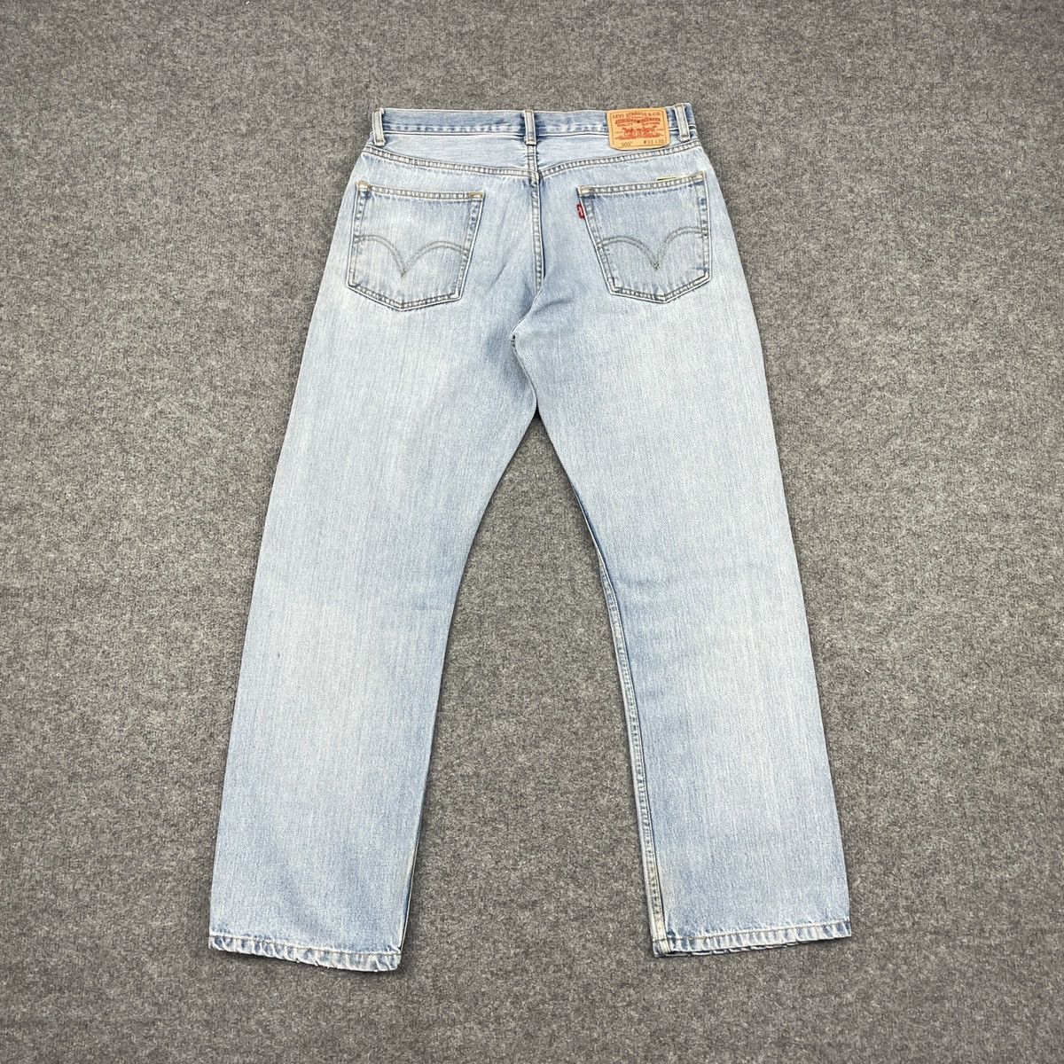 Levi's × Vintage Vintage Distressed Levi's 505 Light Blue Wash Size US 33 - 2 Thumbnail