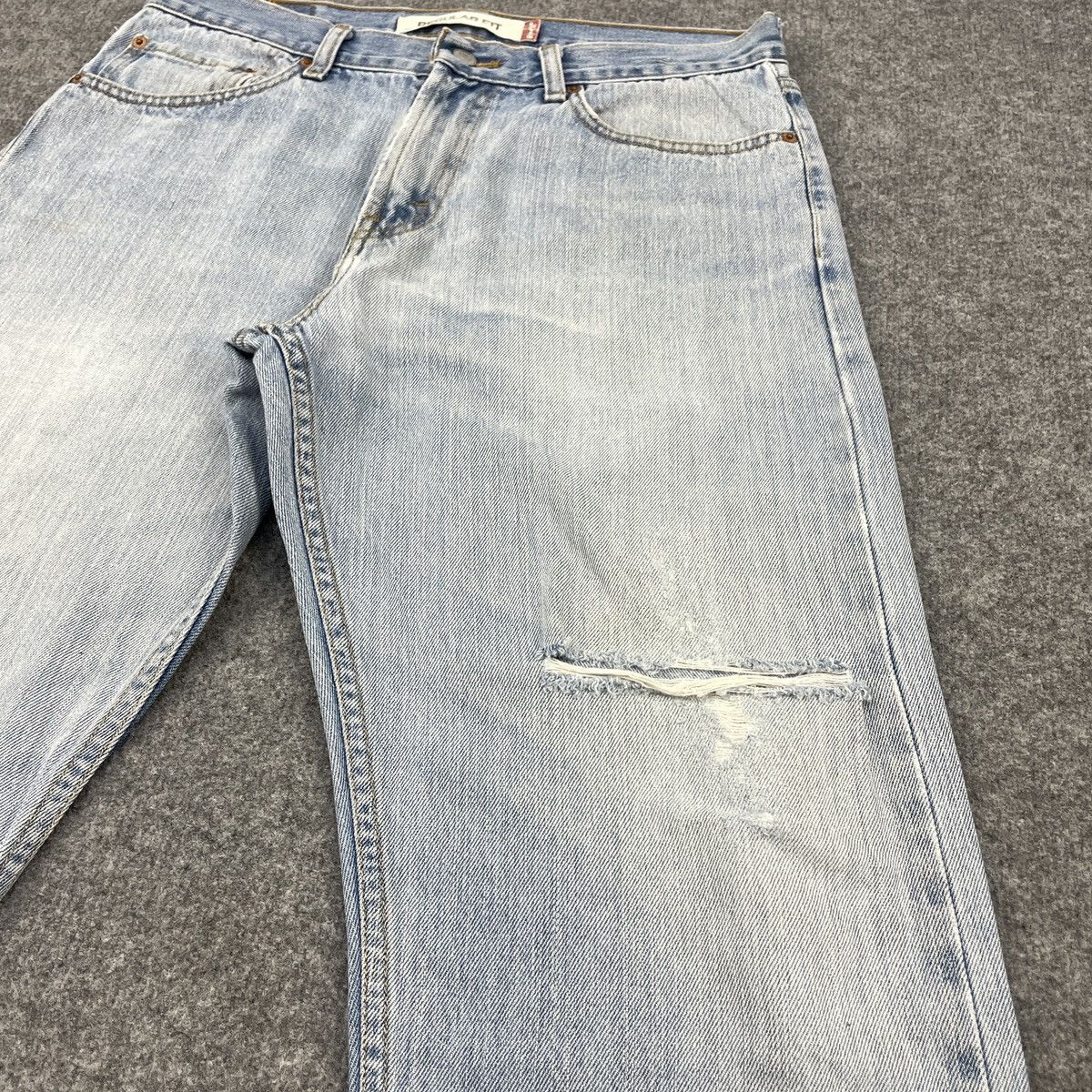 Levi's × Vintage Vintage Distressed Levi's 505 Light Blue Wash Size US 33 - 5 Thumbnail