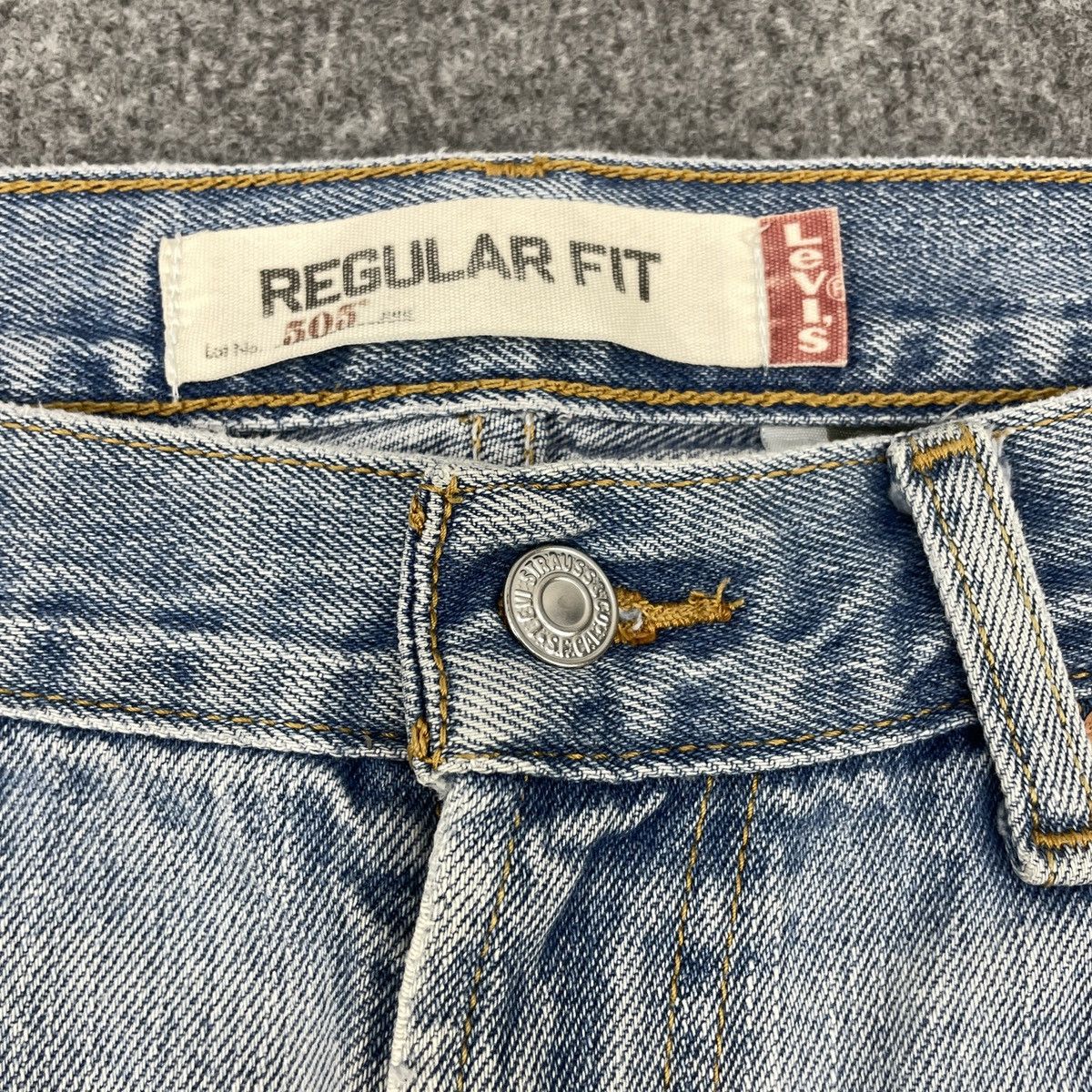 Levi's × Vintage Vintage Distressed Levi's 505 Light Blue Wash Size US 33 - 8 Thumbnail