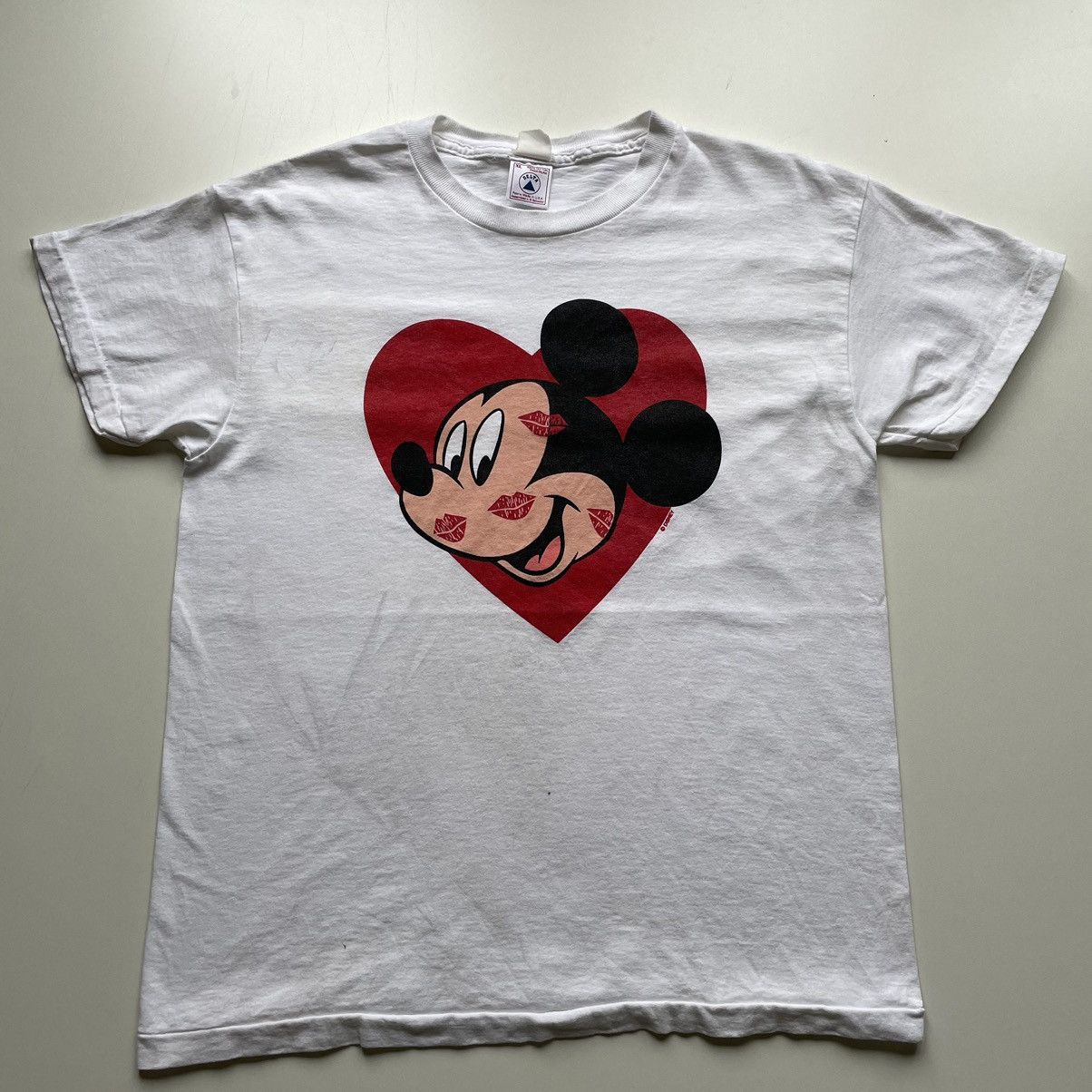 Vintage Vintage 90s Mickey Mouse Heart Kisses T shirt Rare Medium | Grailed