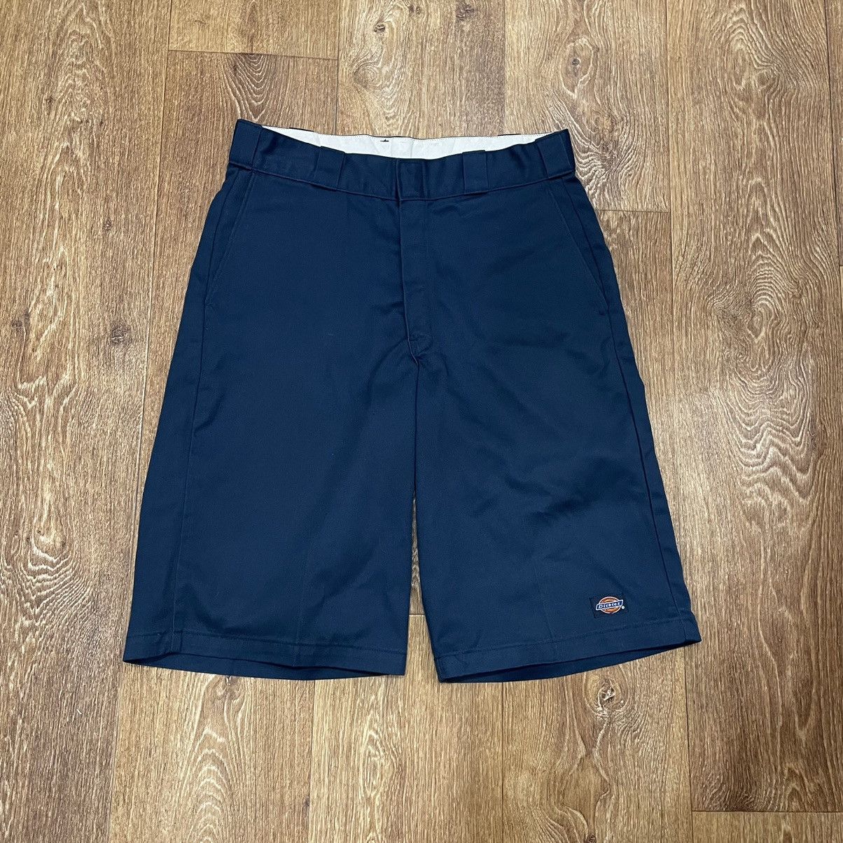 Vintage Vintage Y2K Dickies Baggy Shorts Navy Skate Streetwear 32 Size US 32 / EU 48 - 1 Thumbnail