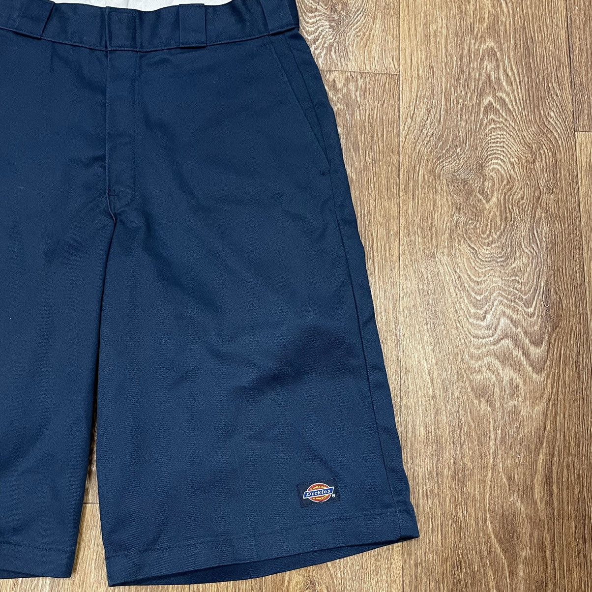 Vintage Vintage Y2K Dickies Baggy Shorts Navy Skate Streetwear 32 Size US 32 / EU 48 - 2 Thumbnail
