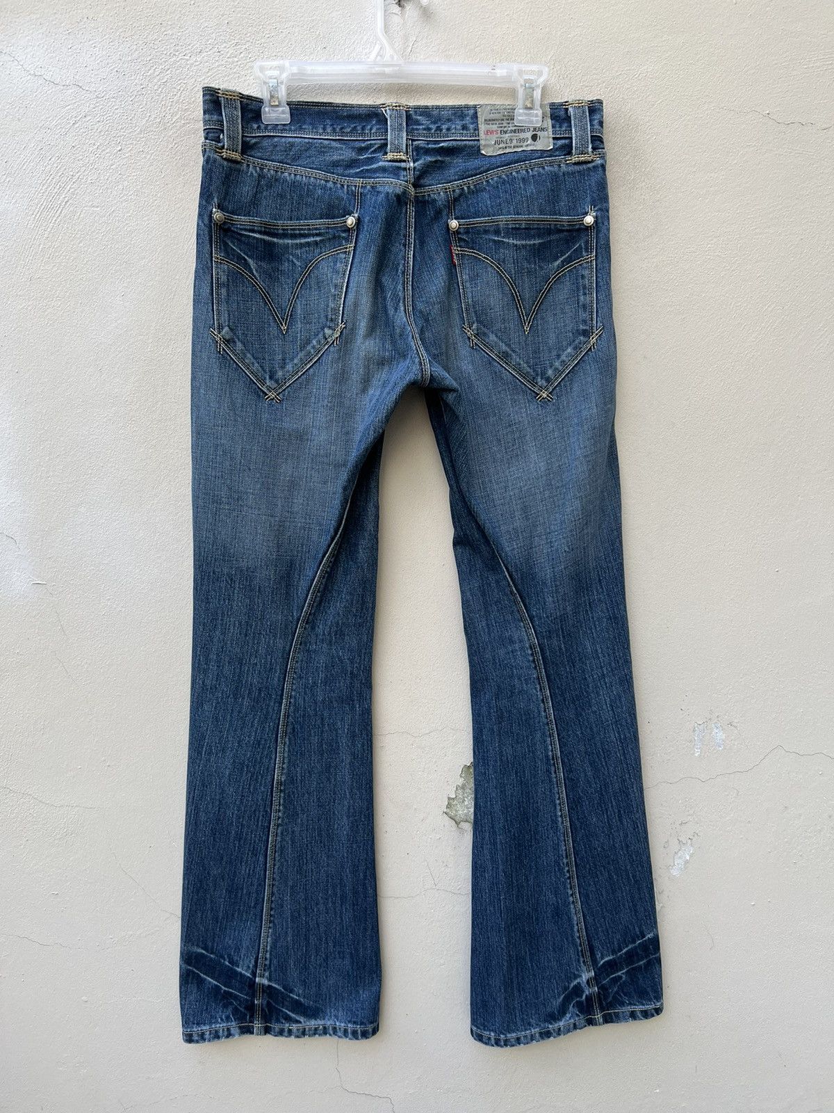 Japanese Brand × Levi's × Vintage Vintage 2002 Levi’s Engineered Fade Denim Bootcut Jeans Size US 31 - 14 Thumbnail