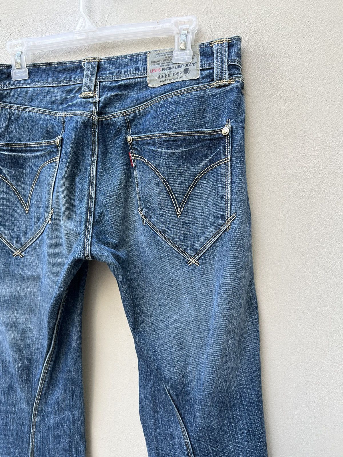 Japanese Brand × Levi's × Vintage Vintage 2002 Levi’s Engineered Fade Denim Bootcut Jeans Size US 31 - 17 Thumbnail