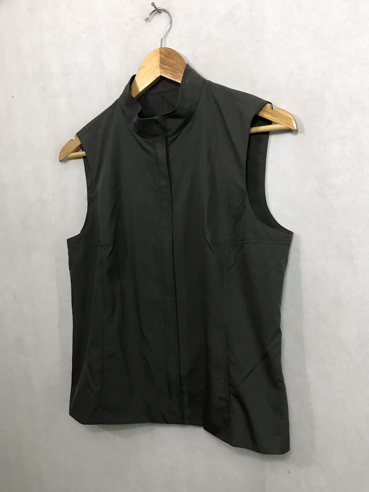 Burberry Burberry nylon vest Size US S / EU 44-46 / 1 - 2 Thumbnail