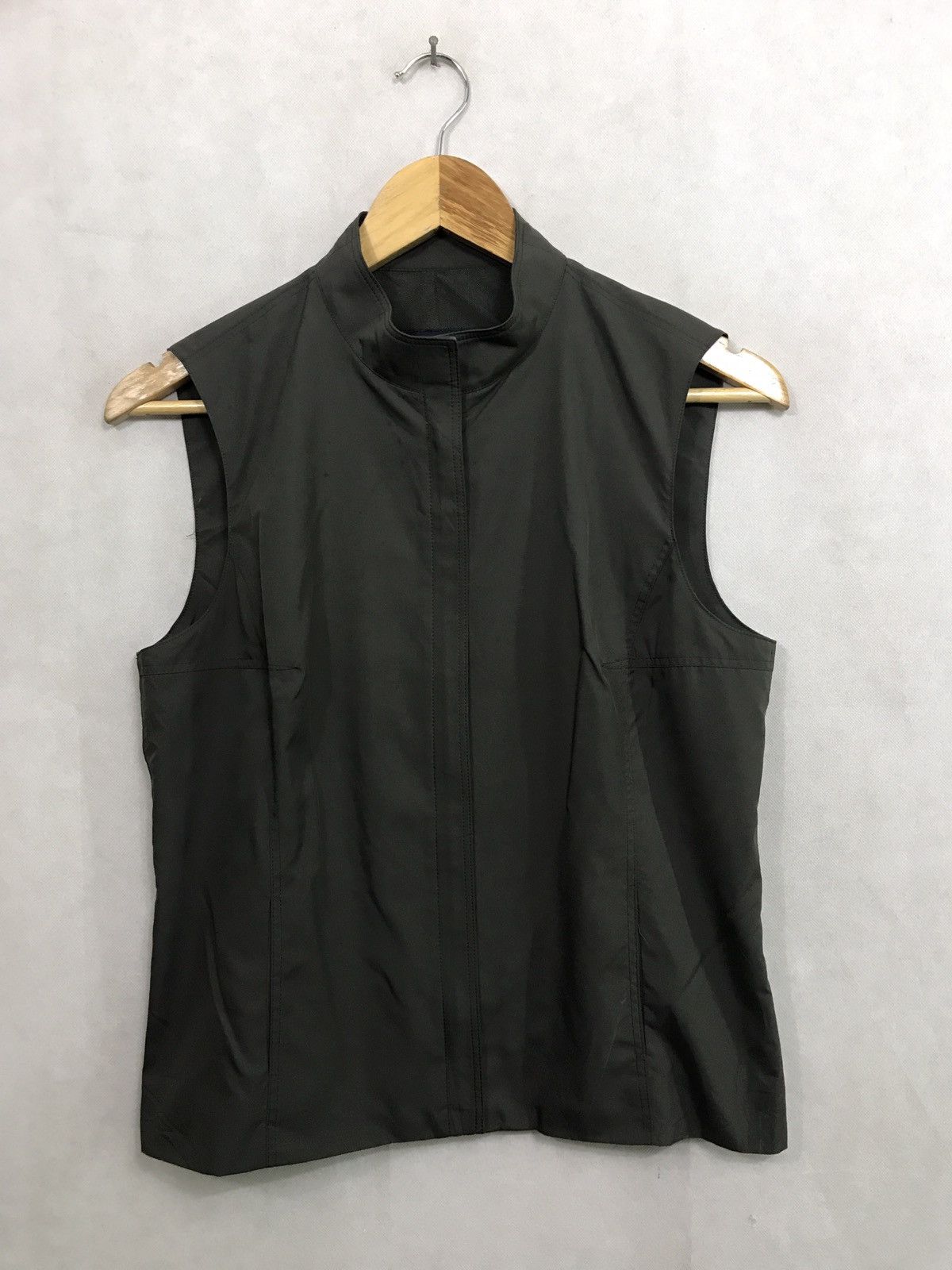 Burberry Burberry nylon vest Size US S / EU 44-46 / 1 - 1 Thumbnail