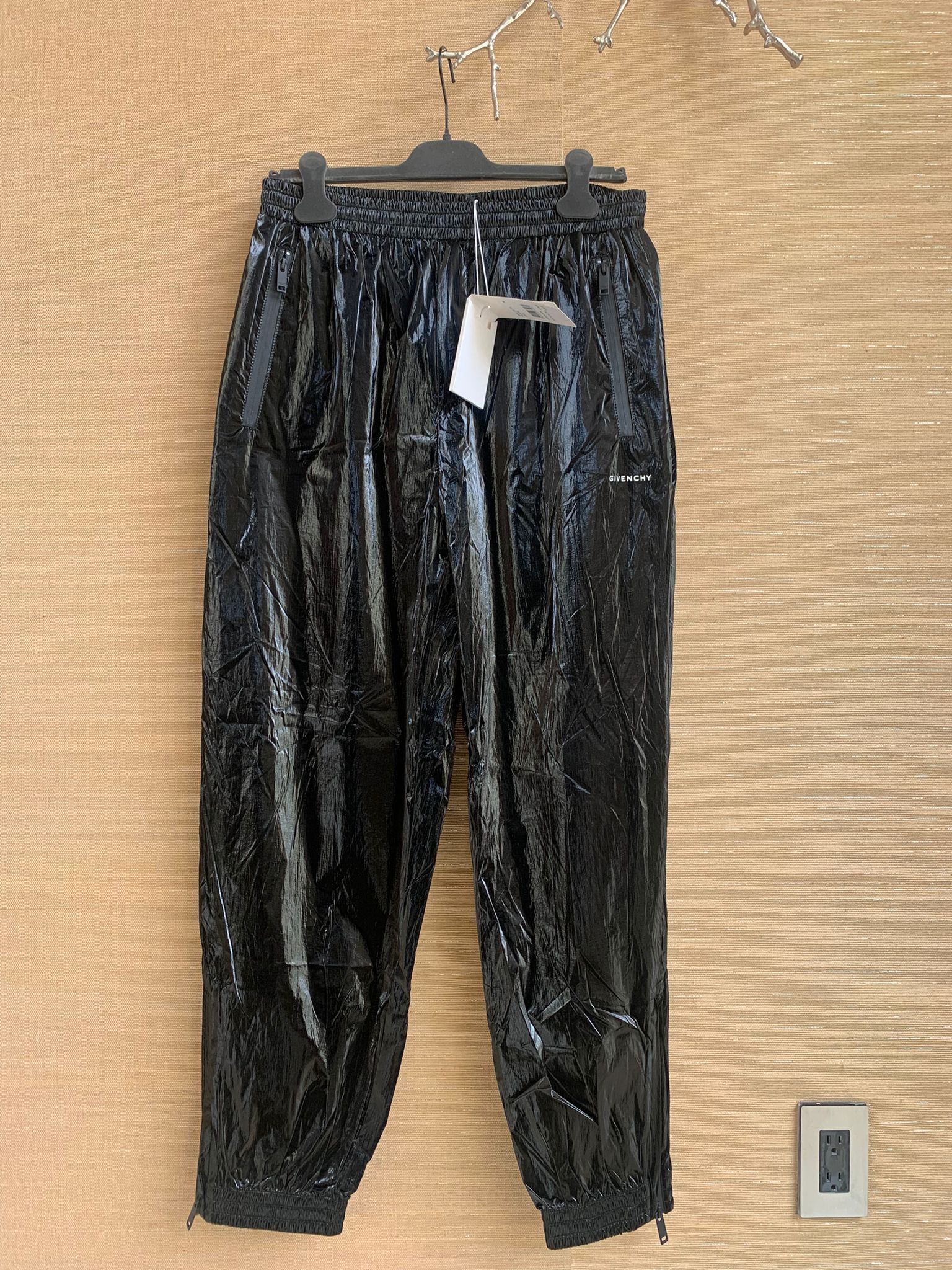 Givenchy o1rshd1 Logo Trousers in Black Size US 34 / EU 50 - 2 Thumbnail