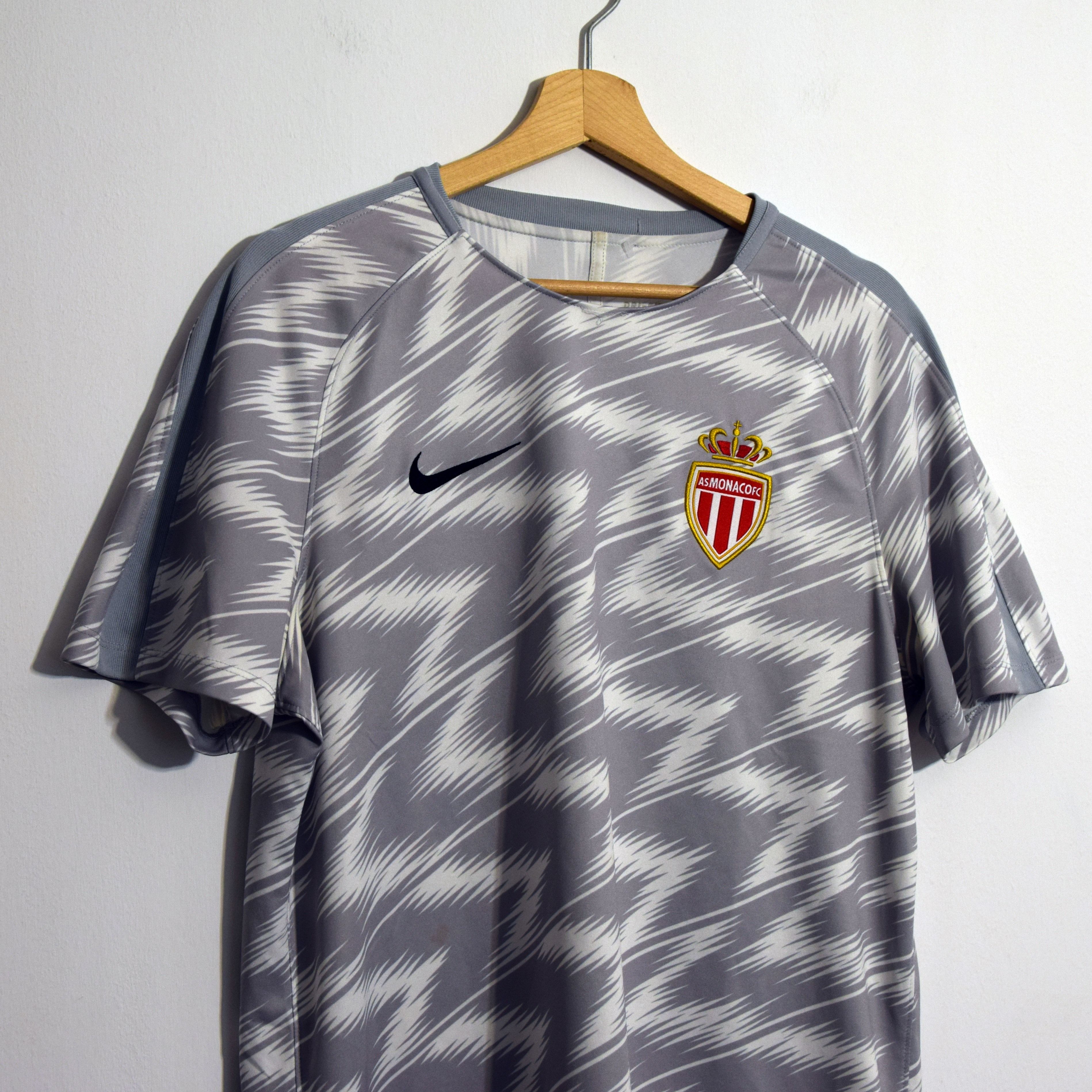 Club Monaco × Nike 2018 / 19 Monaco Nike Training Shirt L Size US L / EU 52-54 / 3 - 2 Thumbnail