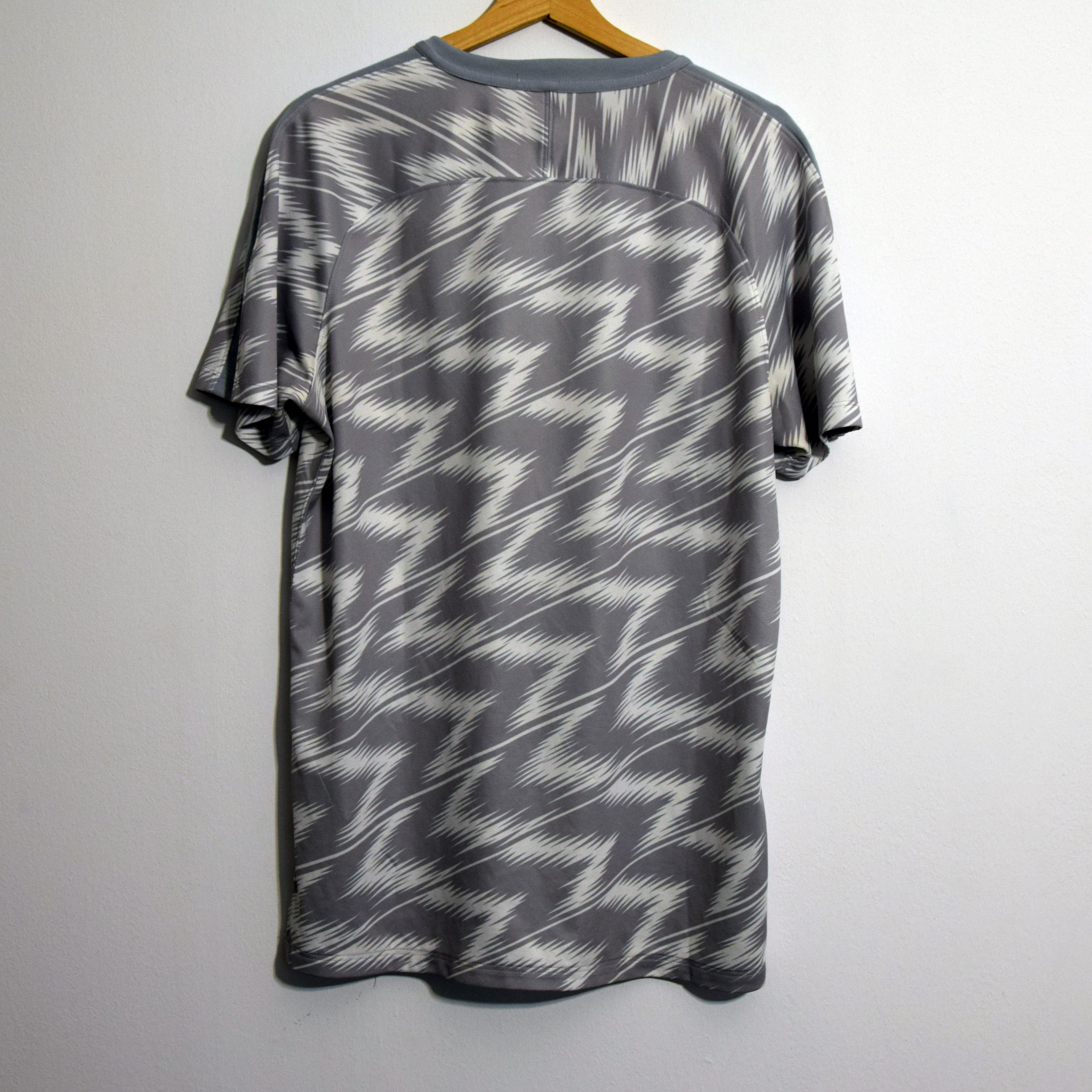 Club Monaco × Nike 2018 / 19 Monaco Nike Training Shirt L Size US L / EU 52-54 / 3 - 3 Thumbnail