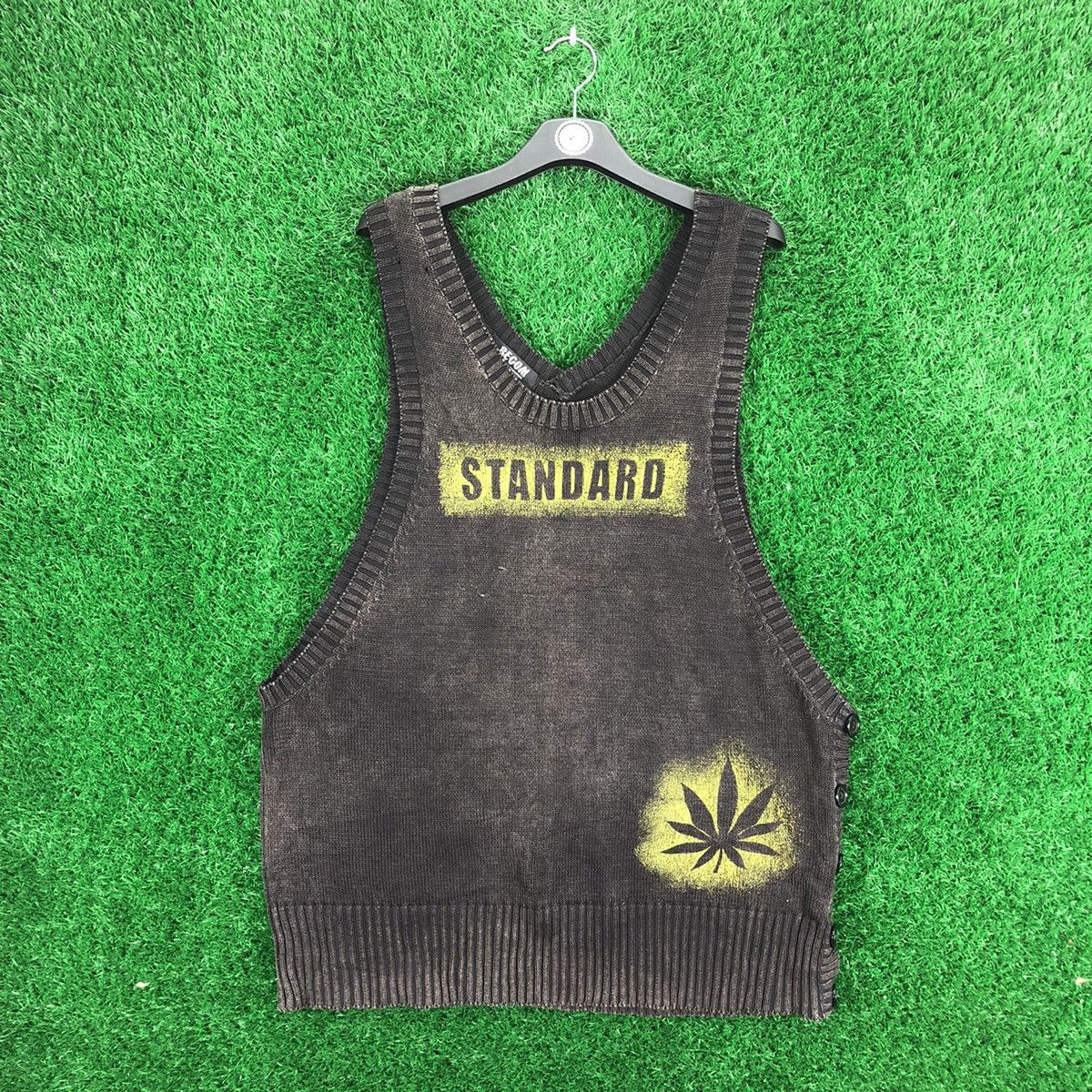 Japanese Brand Vintage Becom Weed Seasoon Knit Vest Size L / US 10 / IT 46 - 1 Thumbnail