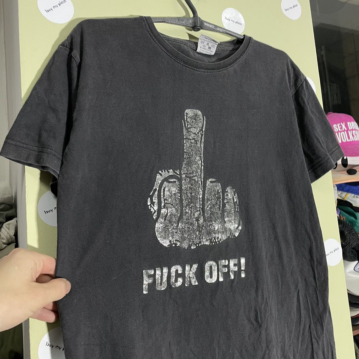 Vintage Vintage 90s Faded Black Graphic Tee Punk Streetwear Baggy M Size US M / EU 48-50 / 2 - 5 Thumbnail