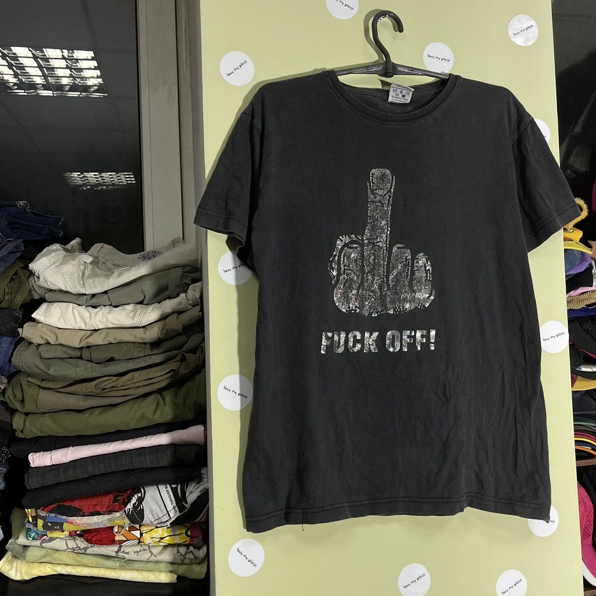 Vintage Vintage 90s Faded Black Graphic Tee Punk Streetwear Baggy M Size US M / EU 48-50 / 2 - 4 Thumbnail