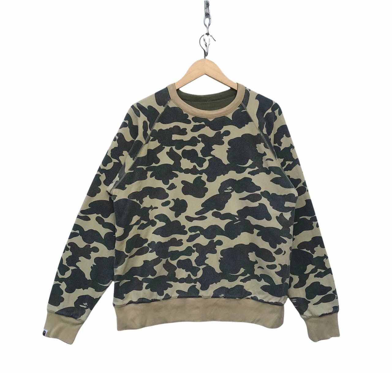 Bape Bape Camo Reversible Crewneck Size US M / EU 48-50 / 2 - 1 Thumbnail