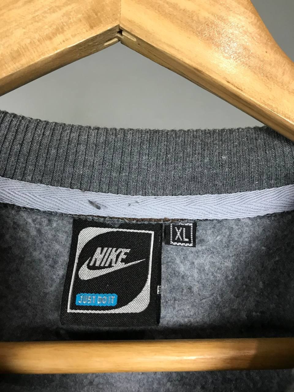 Nike × Vintage Nike swoosh streetwear vintage gray sweatshirt Size US XL / EU 56 / 4 - 4 Thumbnail