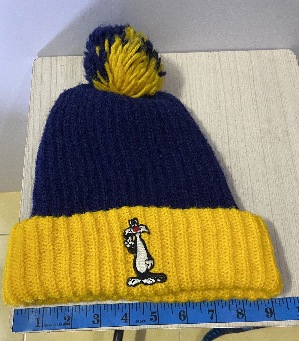 Cartoon Network VINTAGE 1975 WARNER BROS PUSSYCAT BEANIE POM POM WINTER Size ONE SIZE - 4 Thumbnail