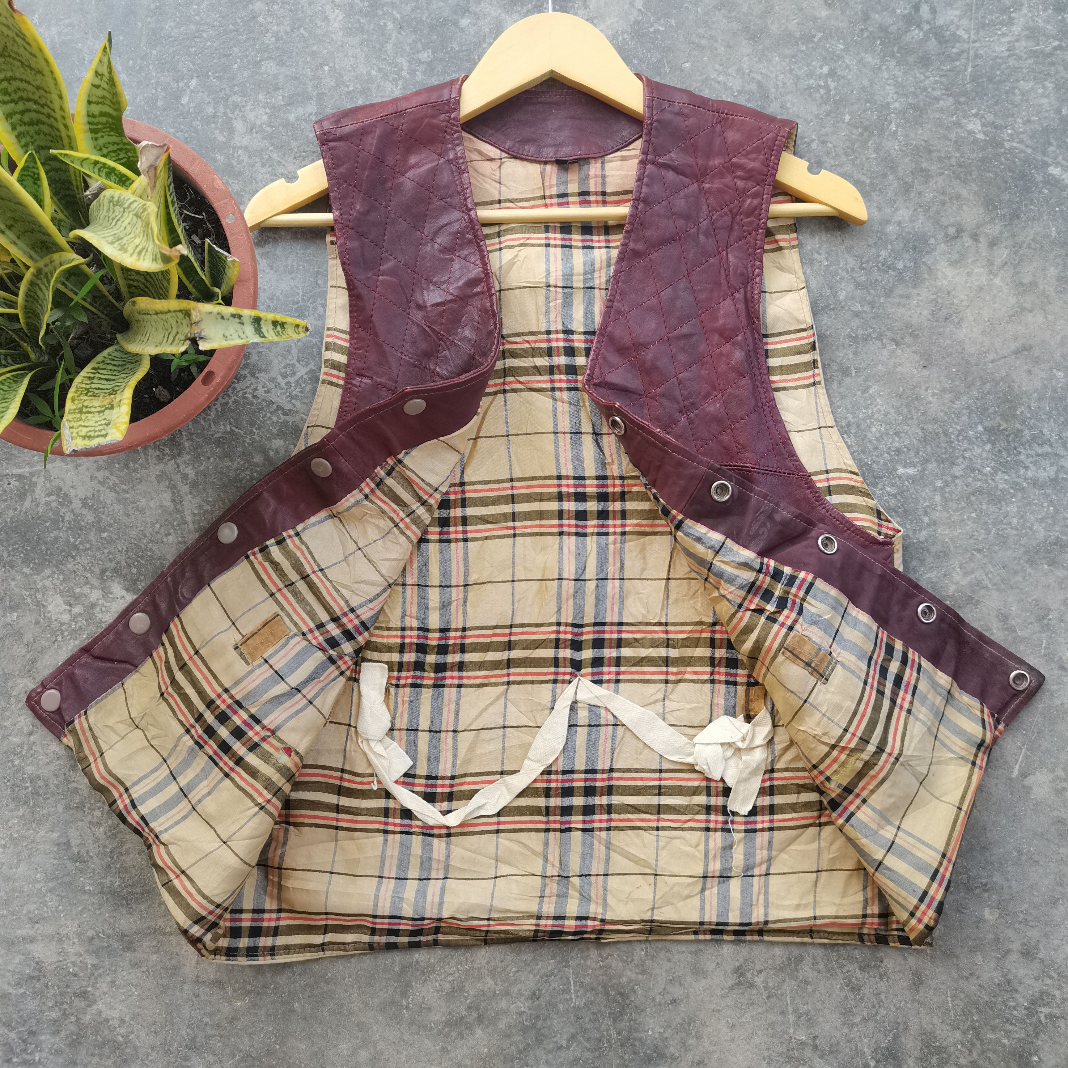 Leather × Vintage Vintage/Rare 90s Japanese Brand Button Up Leather Vests Size US M / EU 48-50 / 2 - 2 Thumbnail