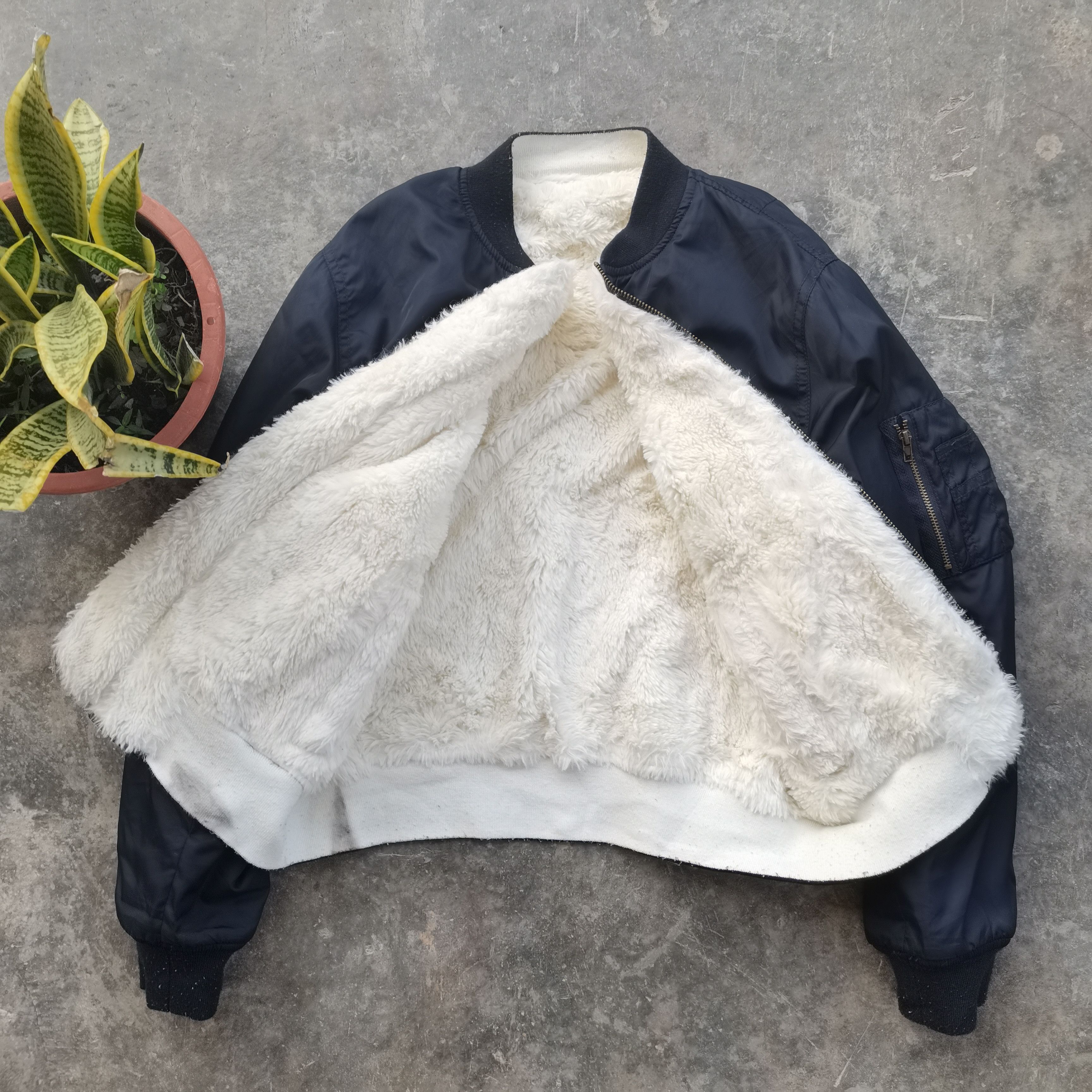 Earth Ragz Steals🔥EARTH Music & Ecology Riversible Bomber Jacket Size US M / EU 48-50 / 2 - 5 Thumbnail
