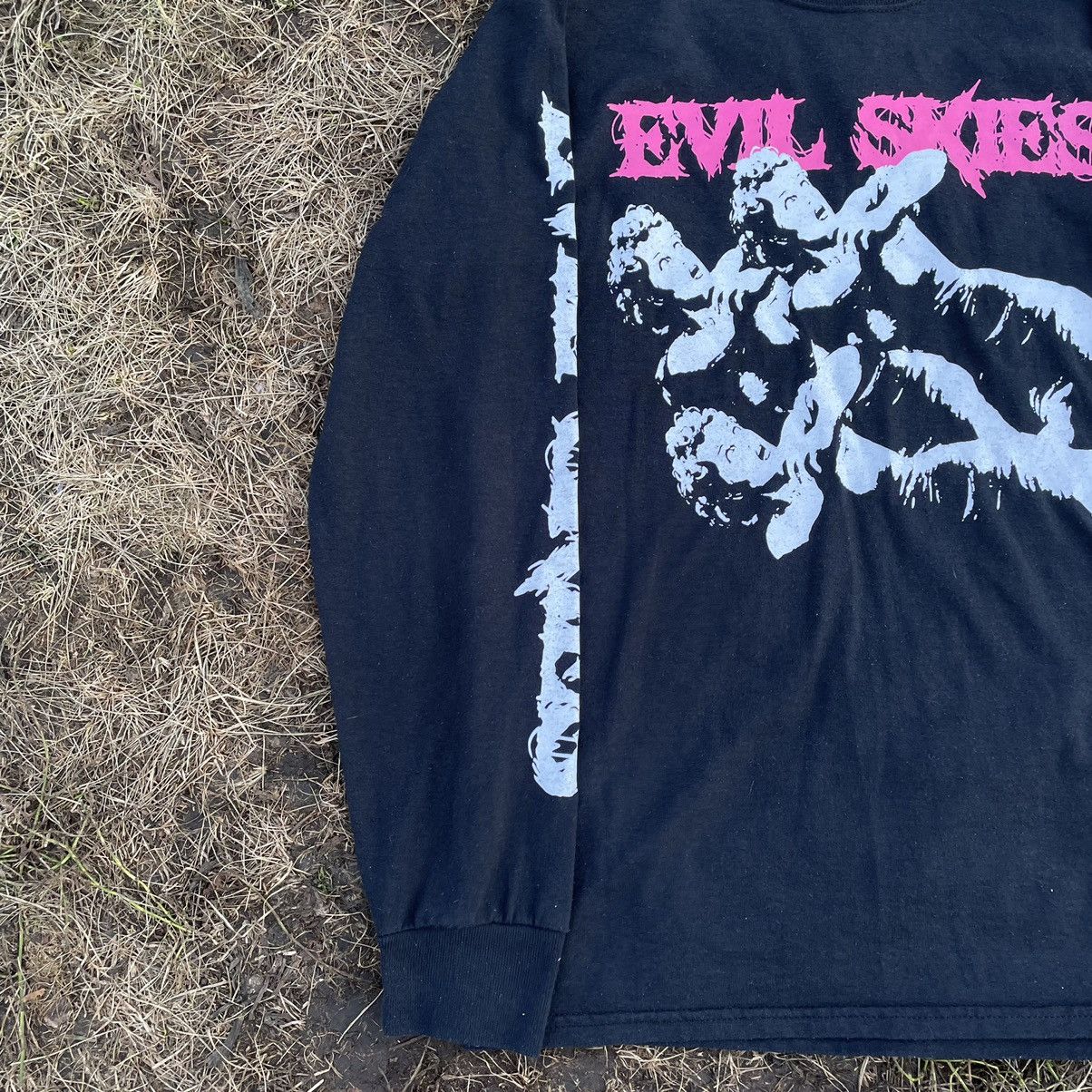 Vintage Y2K Evil Skies Graphic Tee Skulls Band Grunge Dark Baggy S Size US S / EU 44-46 / 1 - 3 Thumbnail