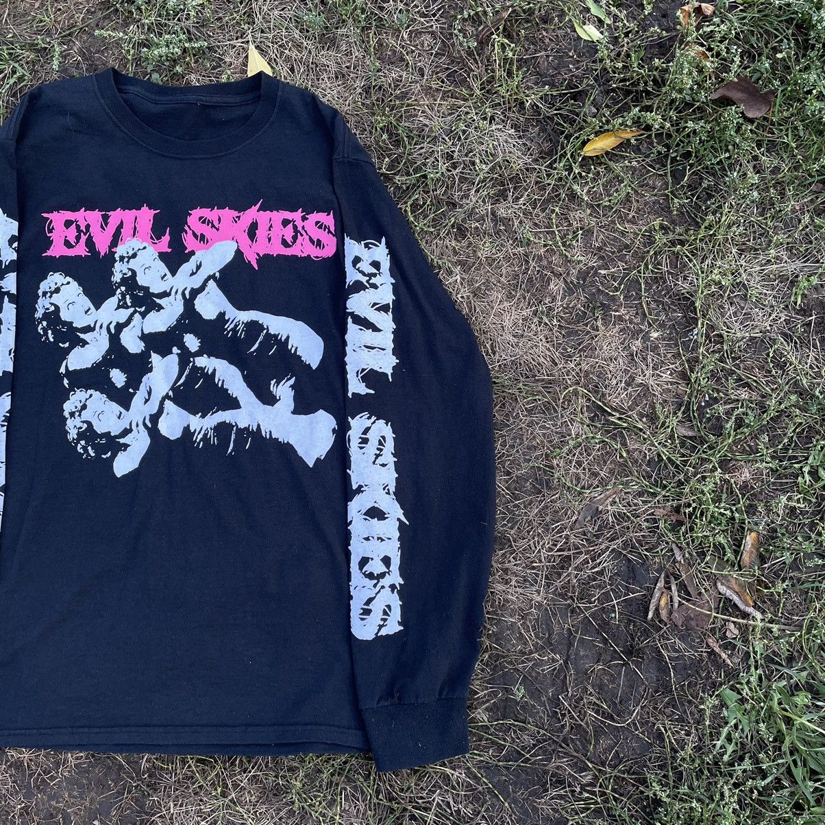 Vintage Y2K Evil Skies Graphic Tee Skulls Band Grunge Dark Baggy S Size US S / EU 44-46 / 1 - 2 Thumbnail