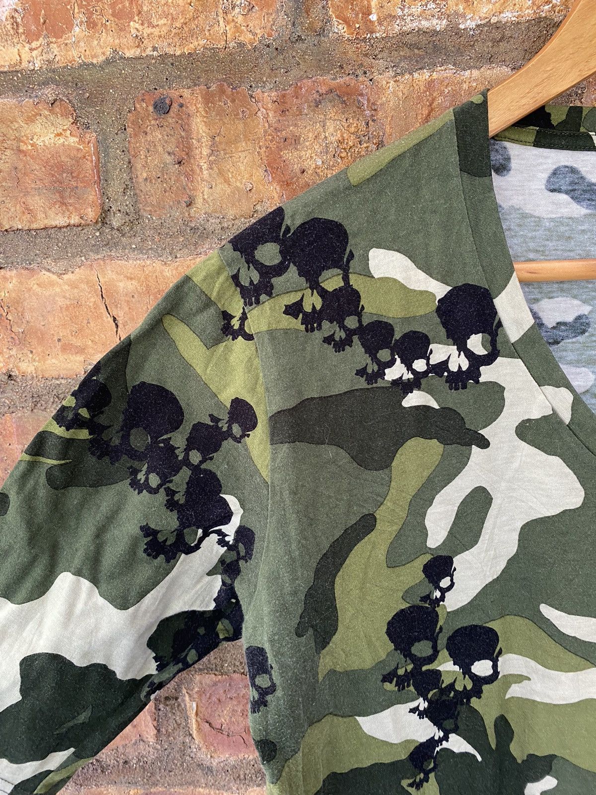 Isamu Katayama Backlash Stud Muffin Japan Skull and camo tee Size US M / EU 48-50 / 2 - 6 Thumbnail