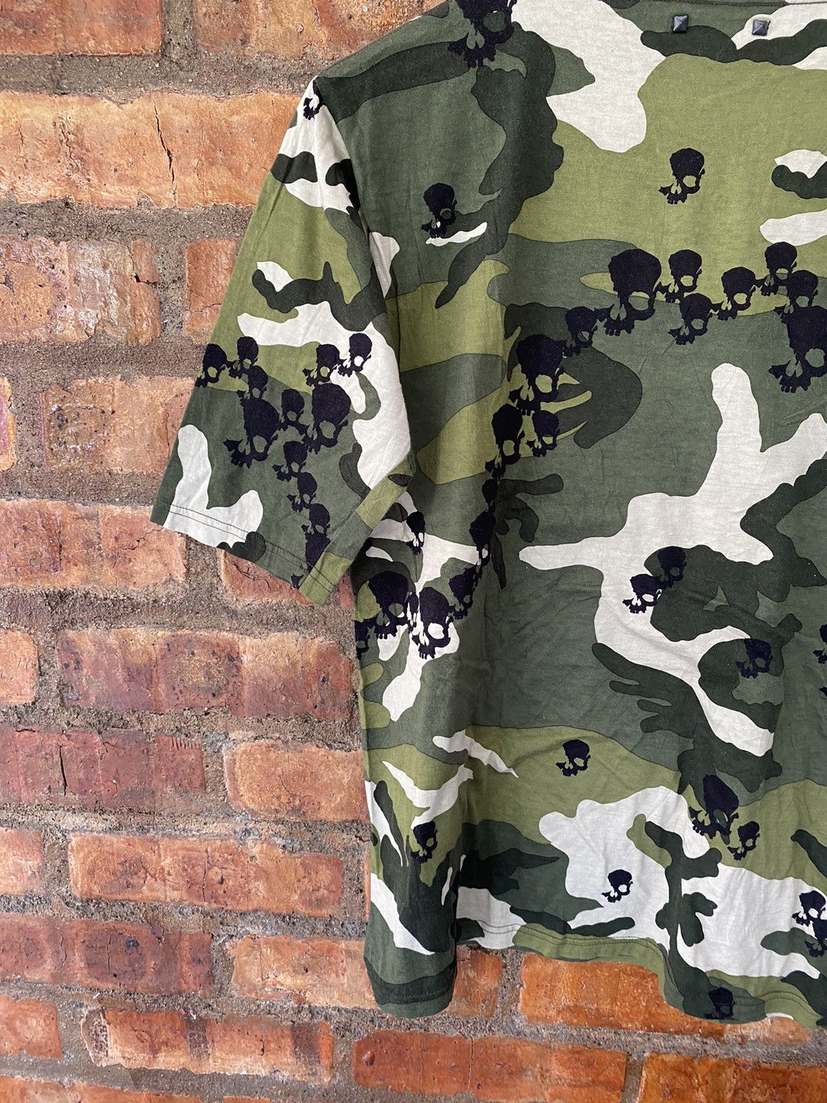 Isamu Katayama Backlash Stud Muffin Japan Skull and camo tee Size US M / EU 48-50 / 2 - 11 Thumbnail