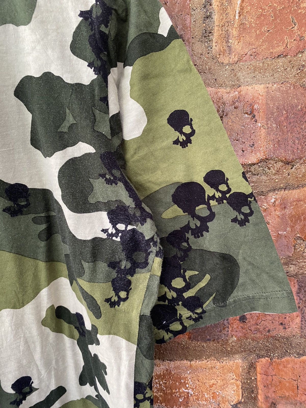 Isamu Katayama Backlash Stud Muffin Japan Skull and camo tee Size US M / EU 48-50 / 2 - 7 Thumbnail
