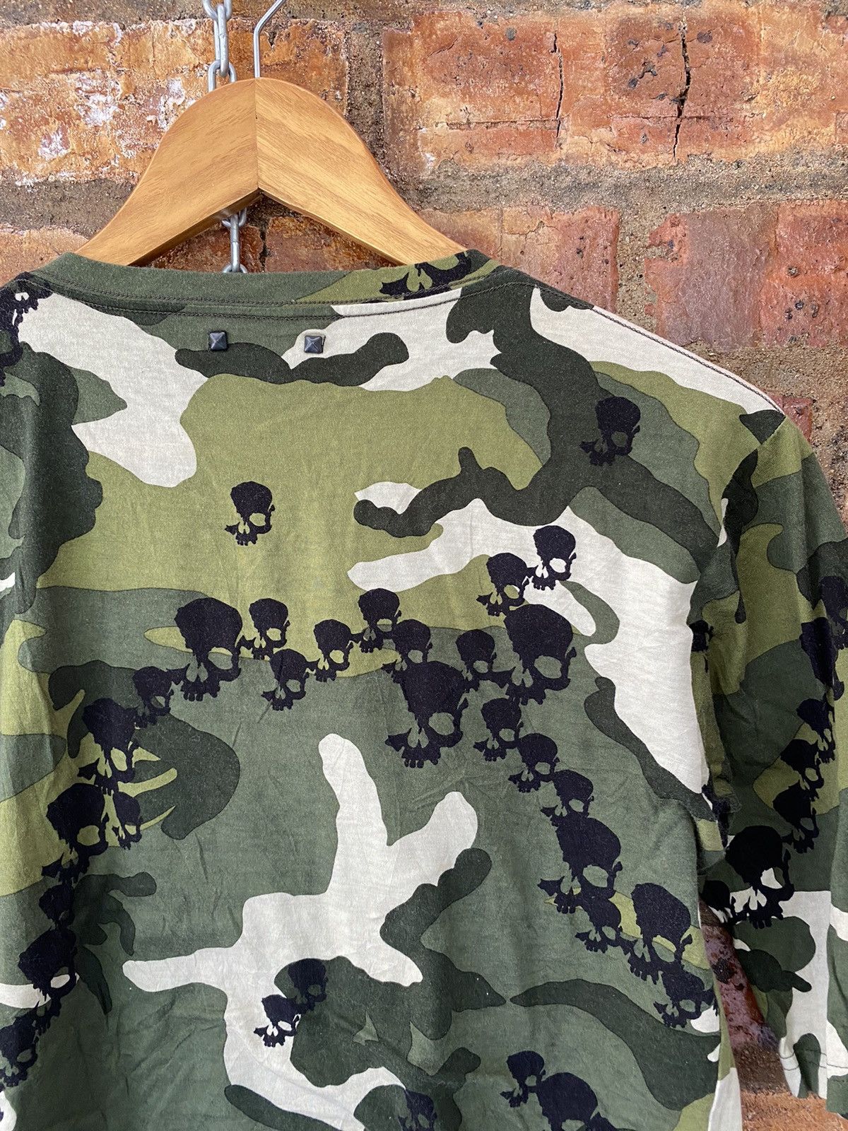 Isamu Katayama Backlash Stud Muffin Japan Skull and camo tee Size US M / EU 48-50 / 2 - 10 Thumbnail