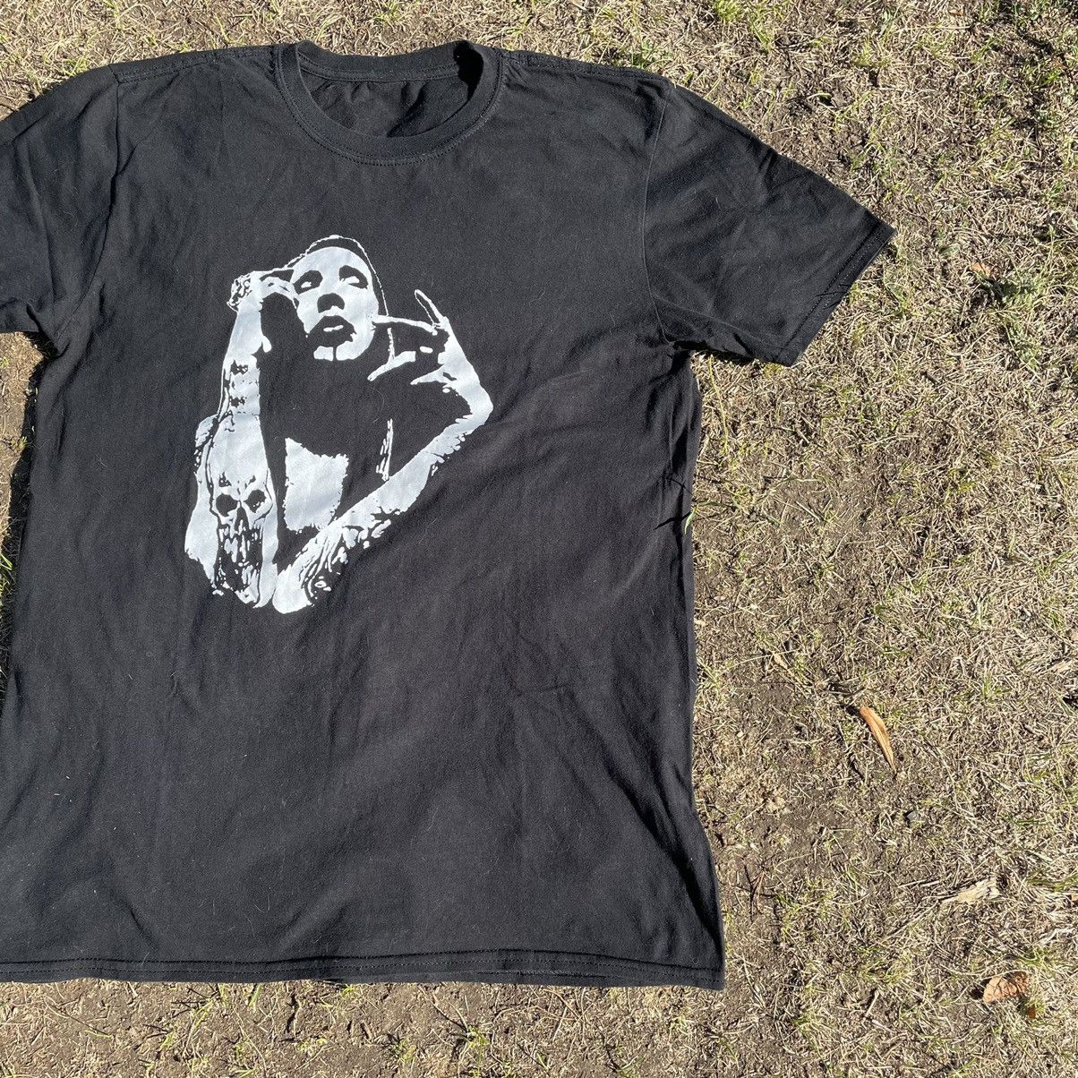 Vintage Vintage Y2K Marilyn Manson Graphic Tee Black Band Goth M Size US M / EU 48-50 / 2 - 2 Thumbnail