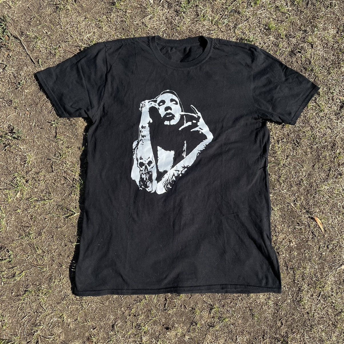 Vintage Vintage Y2K Marilyn Manson Graphic Tee Black Band Goth M Size US M / EU 48-50 / 2 - 1 Thumbnail