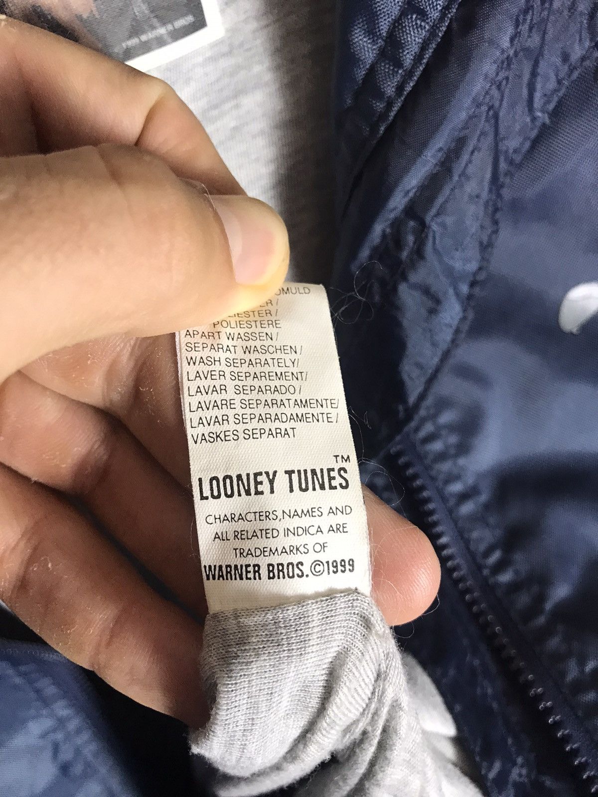 Vintage 1999 Vintage 90s Looney Tunes light jacket Size US L / EU 52-54 / 3 - 18 Thumbnail