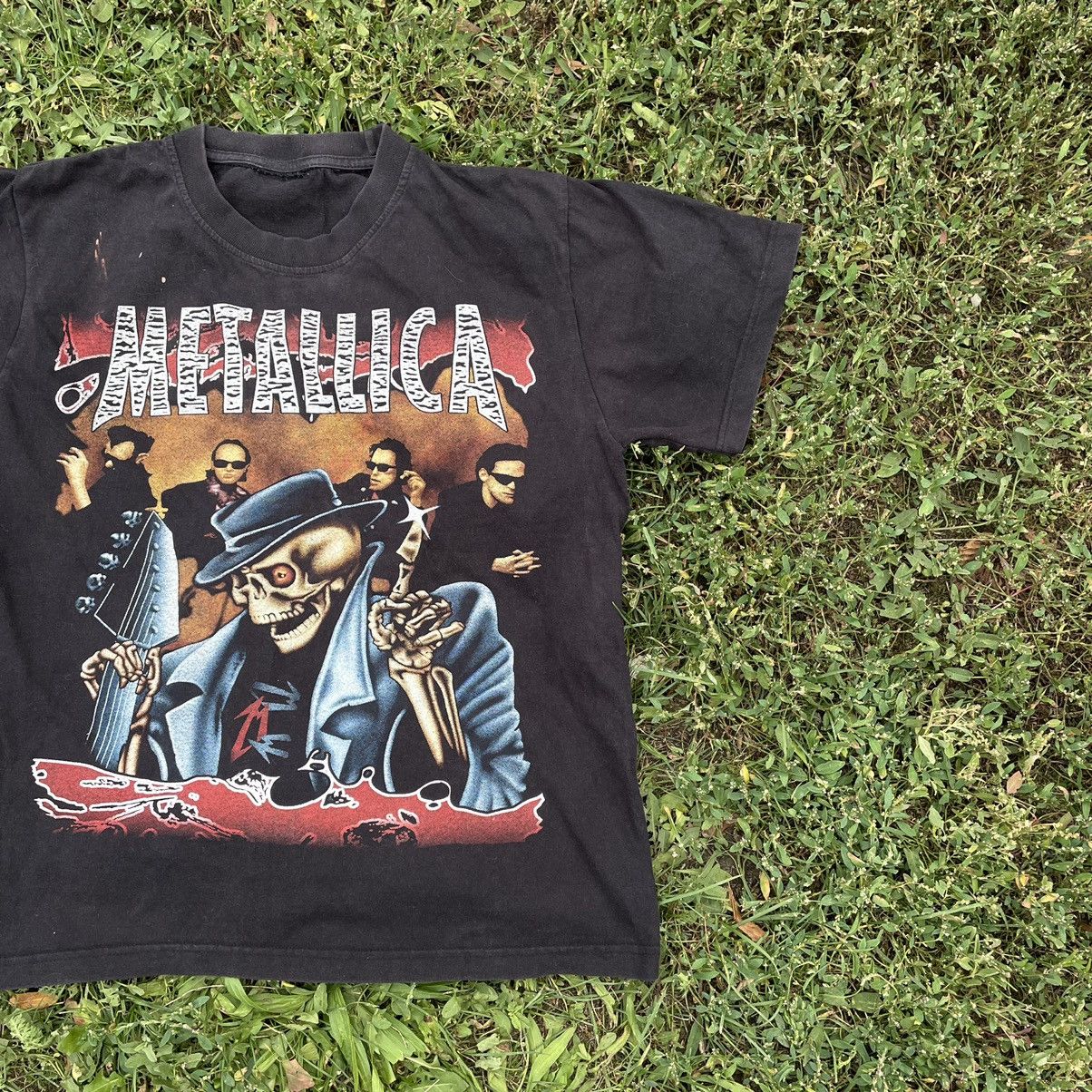 Vintage Vintage Y2K Metallica Band Graphic Tee Rave Goth Worn In M Size US M / EU 48-50 / 2 - 2 Thumbnail