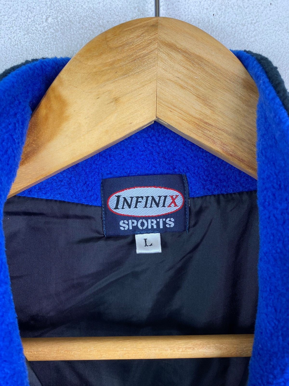 Vintage Vintage INFINIX SPORTS Small Logo Fleece Vest Jacket Size US L / EU 52-54 / 3 - 4 Thumbnail