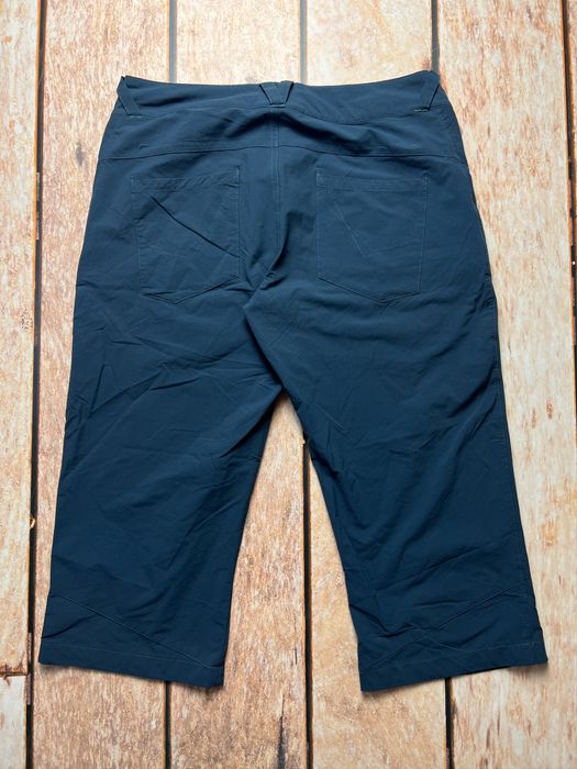 The North Face The north face 3/4 shorts . Fisherwomen