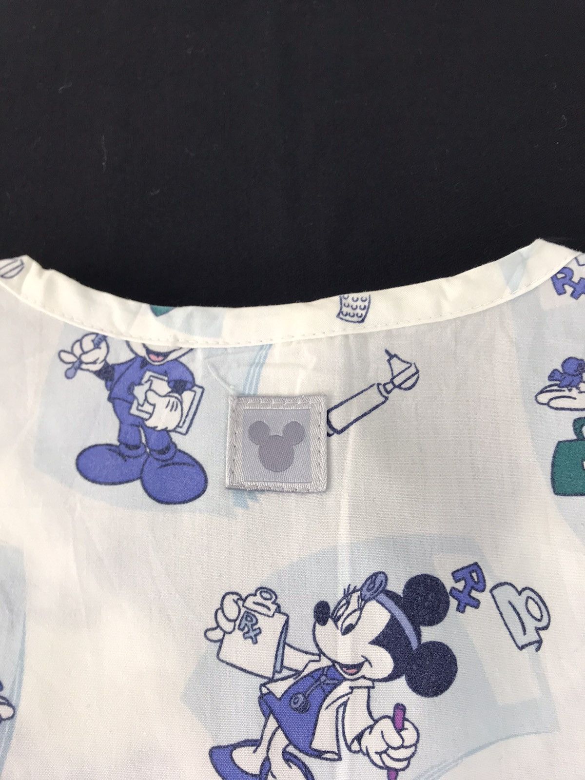Disney Disney Mickey Minnie Mouse Barco Uniform Scrub Shirt Size S / US 4 / IT 40 - 6 Thumbnail