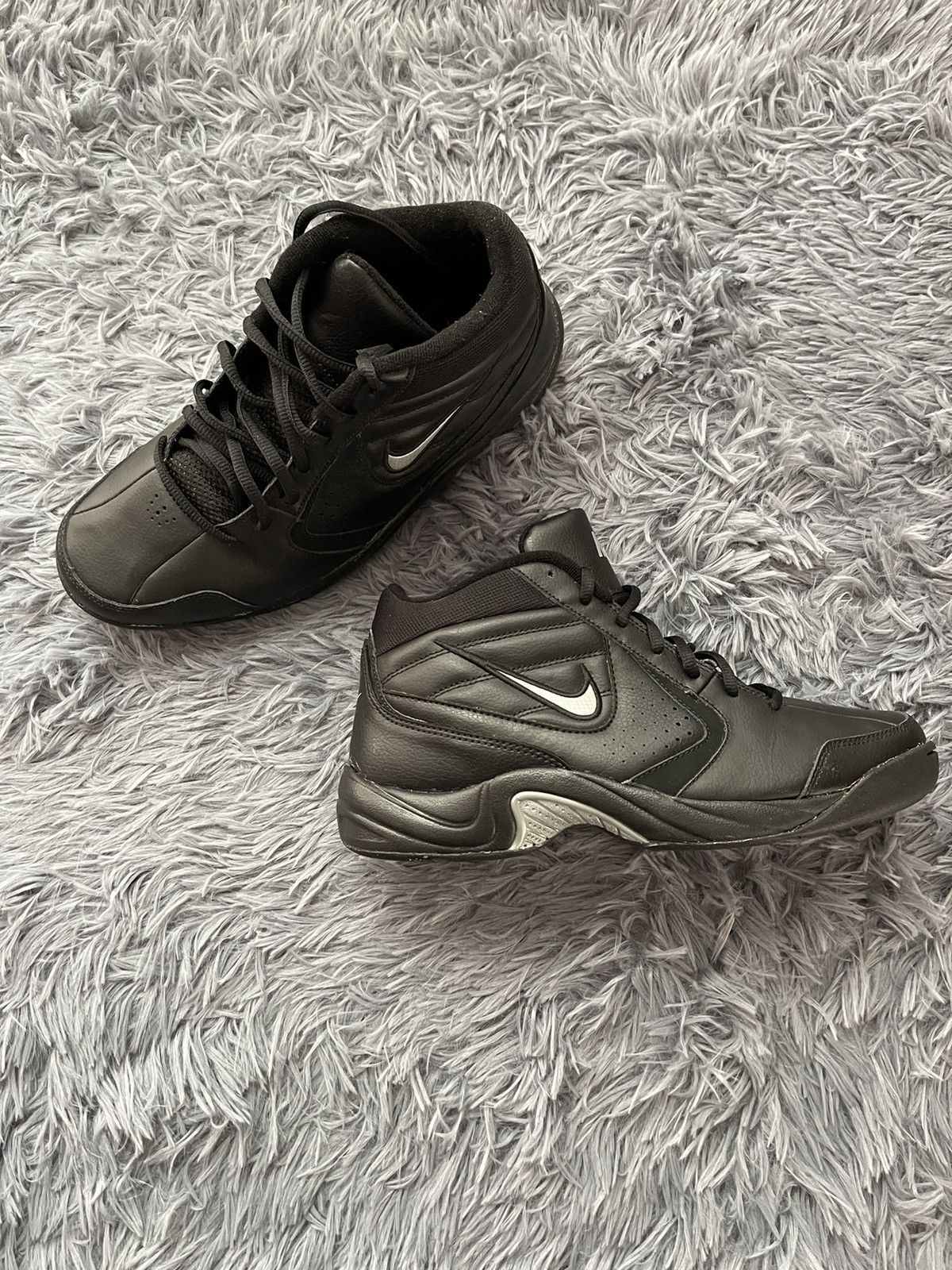 Nike × Vintage Nike Overplay 2007 vintage Y2K sneakers Size US 10 / EU 43 - 1 Thumbnail