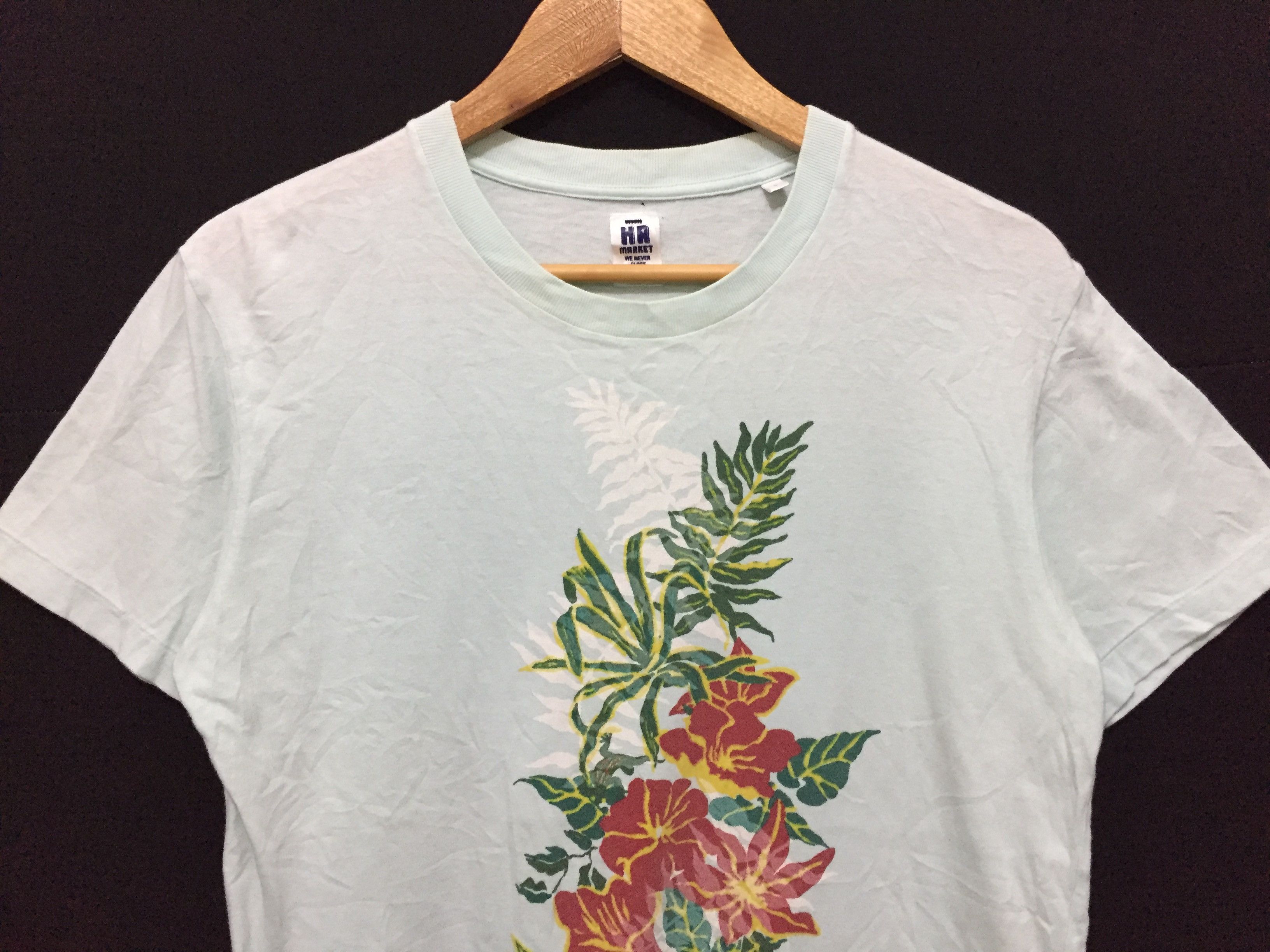 Blue Blue Japan × HOLLYWOOD RANCH MARKET HR MARKET Blue Blue Japan floral tee Size US S / EU 44-46 / 1 - 3 Thumbnail