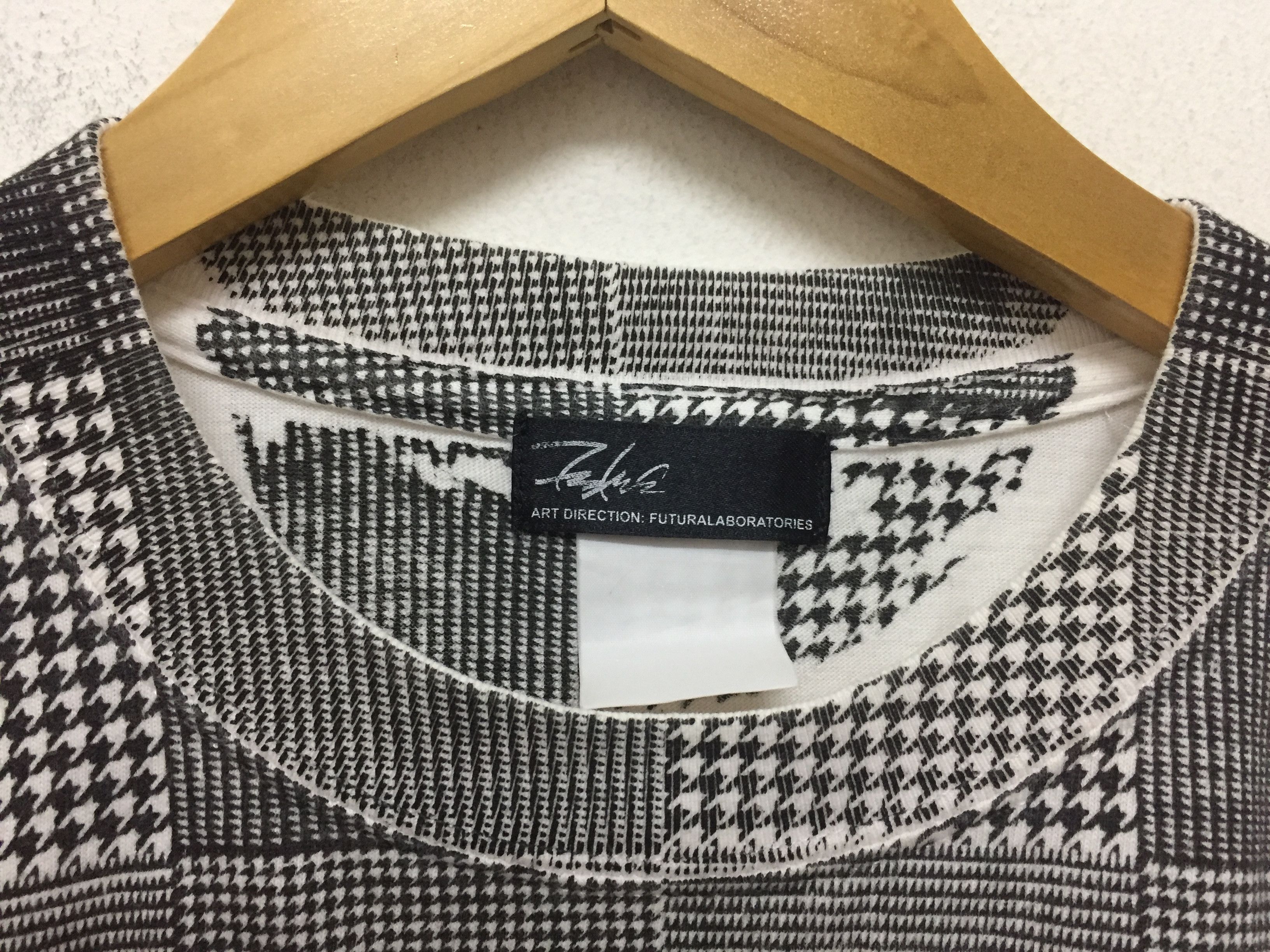 Futura Vintage FUTURA 2000 Checkered Box Logo tee Size US M / EU 48-50 / 2 - 8 Thumbnail