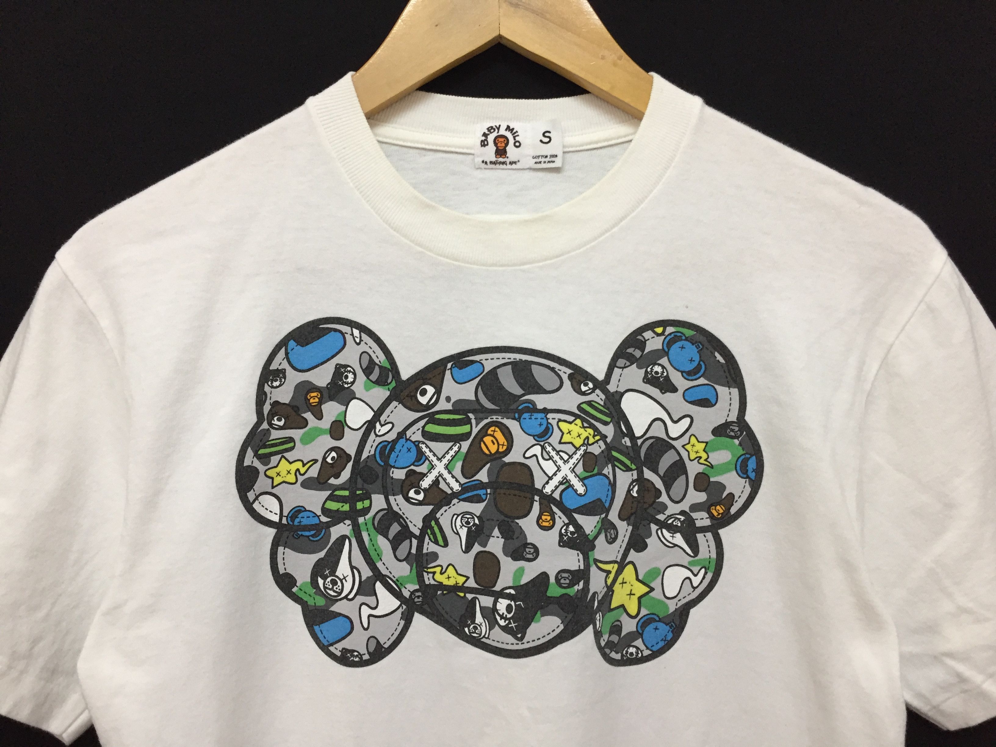 Bape × Kaws 2006 BAPE X KAWS animal kingdom Size US S / EU 44-46 / 1 - 3 Thumbnail