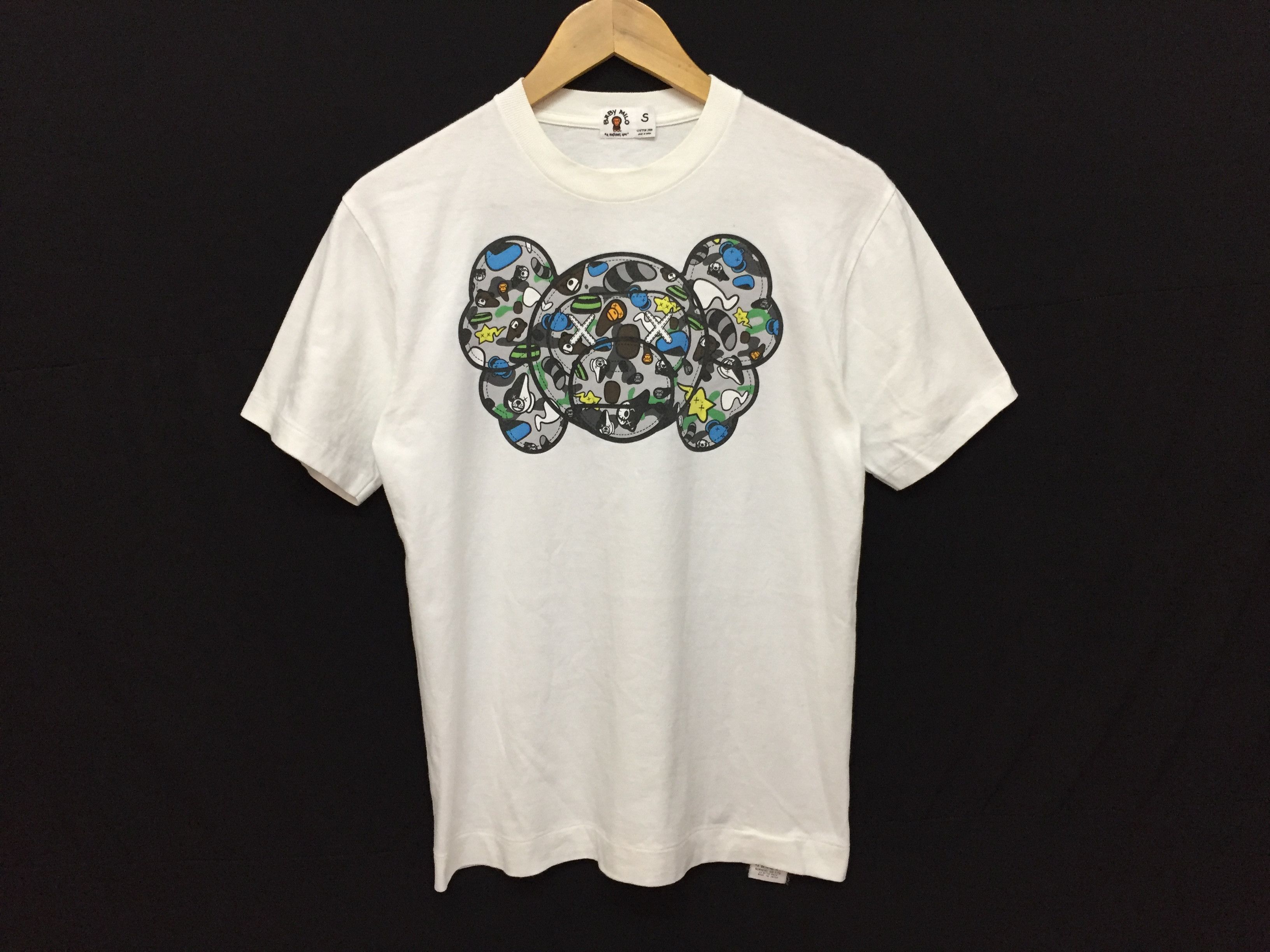 Bape × Kaws 2006 BAPE X KAWS animal kingdom Size US S / EU 44-46 / 1 - 2 Thumbnail