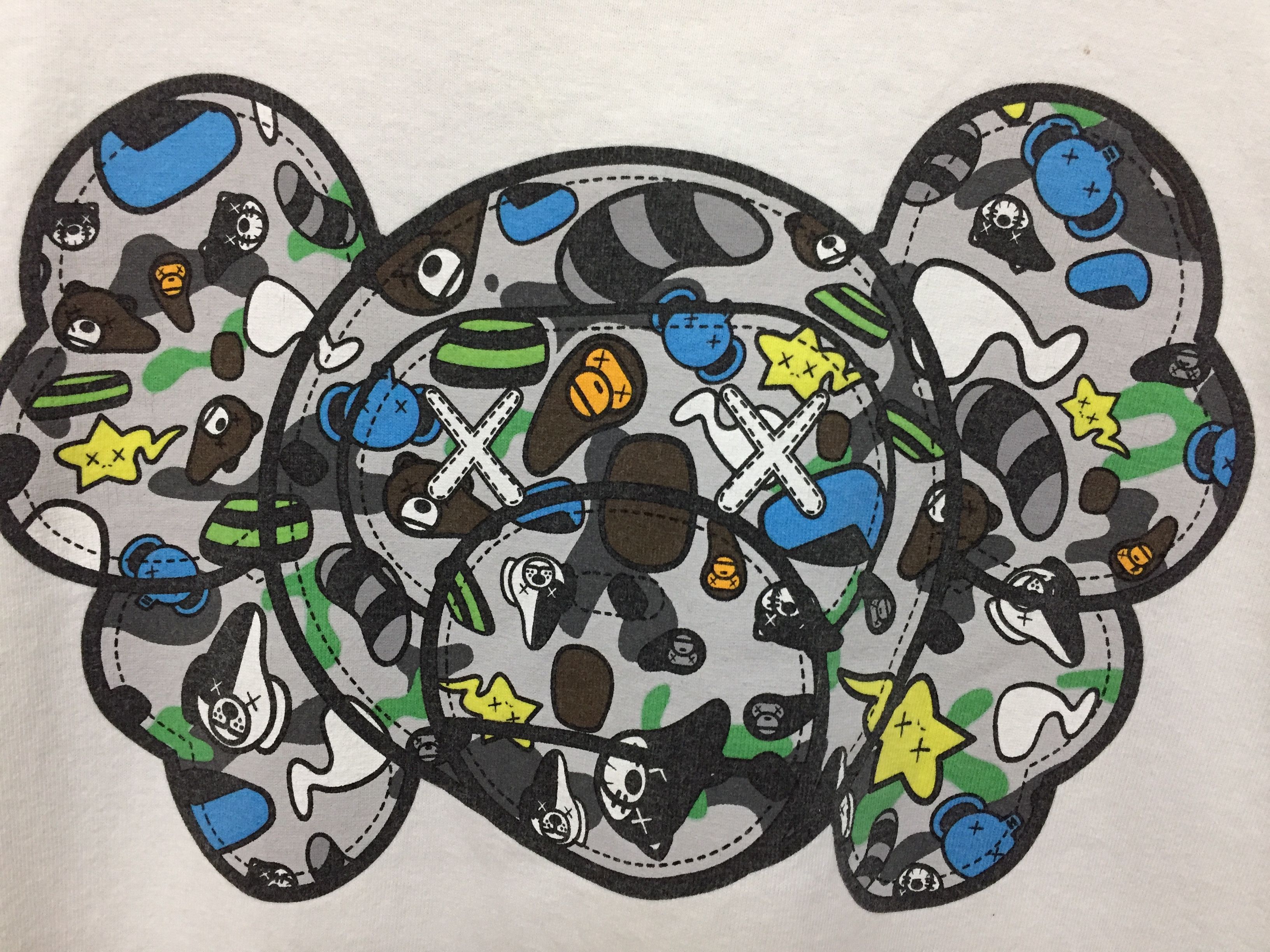 Bape × Kaws 2006 BAPE X KAWS animal kingdom Size US S / EU 44-46 / 1 - 4 Thumbnail