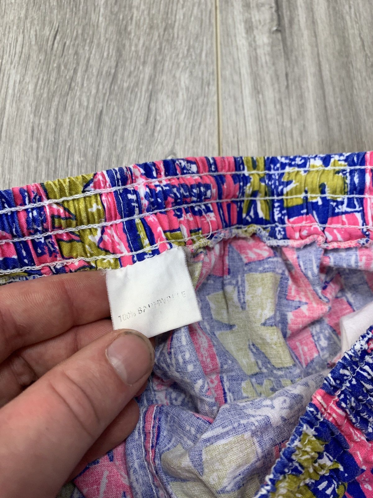 Vintage TRUE vintage 80s /90s made in Canada patterned short shorts Size US 30 / EU 46 - 4 Thumbnail
