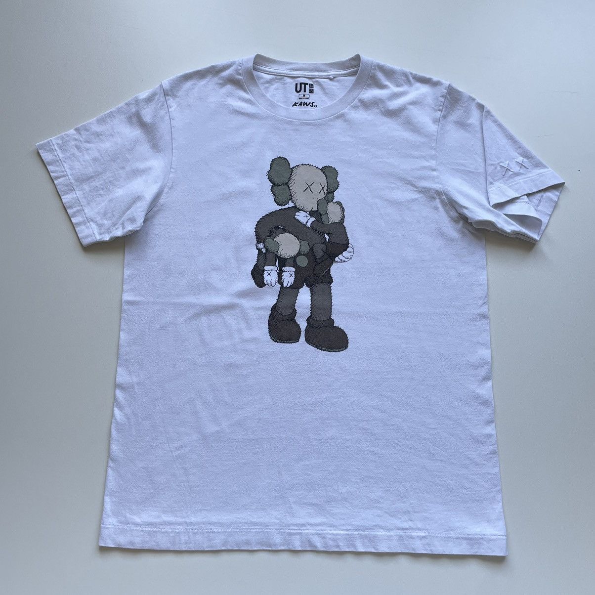 Vintage 2000s KAWS Uniqlo Graphic Embroidered T Shirt Medium
