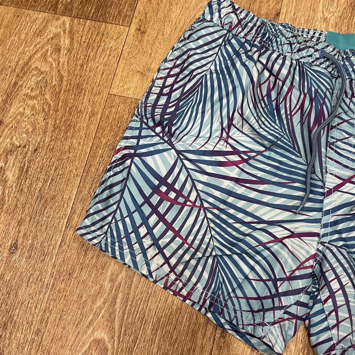 Vintage Vintage 90s Geometric All Over Print Shorts Streetwear 33 Size US 33 - 2 Thumbnail