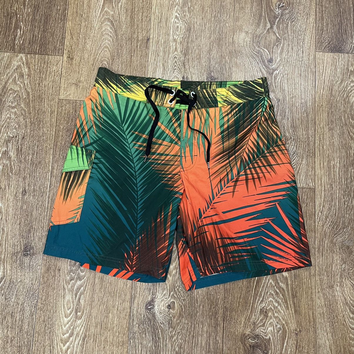 Vintage Vintage 90s All Over Print Tropical Shorts Streetwear 33 Size US 33 - 1 Thumbnail