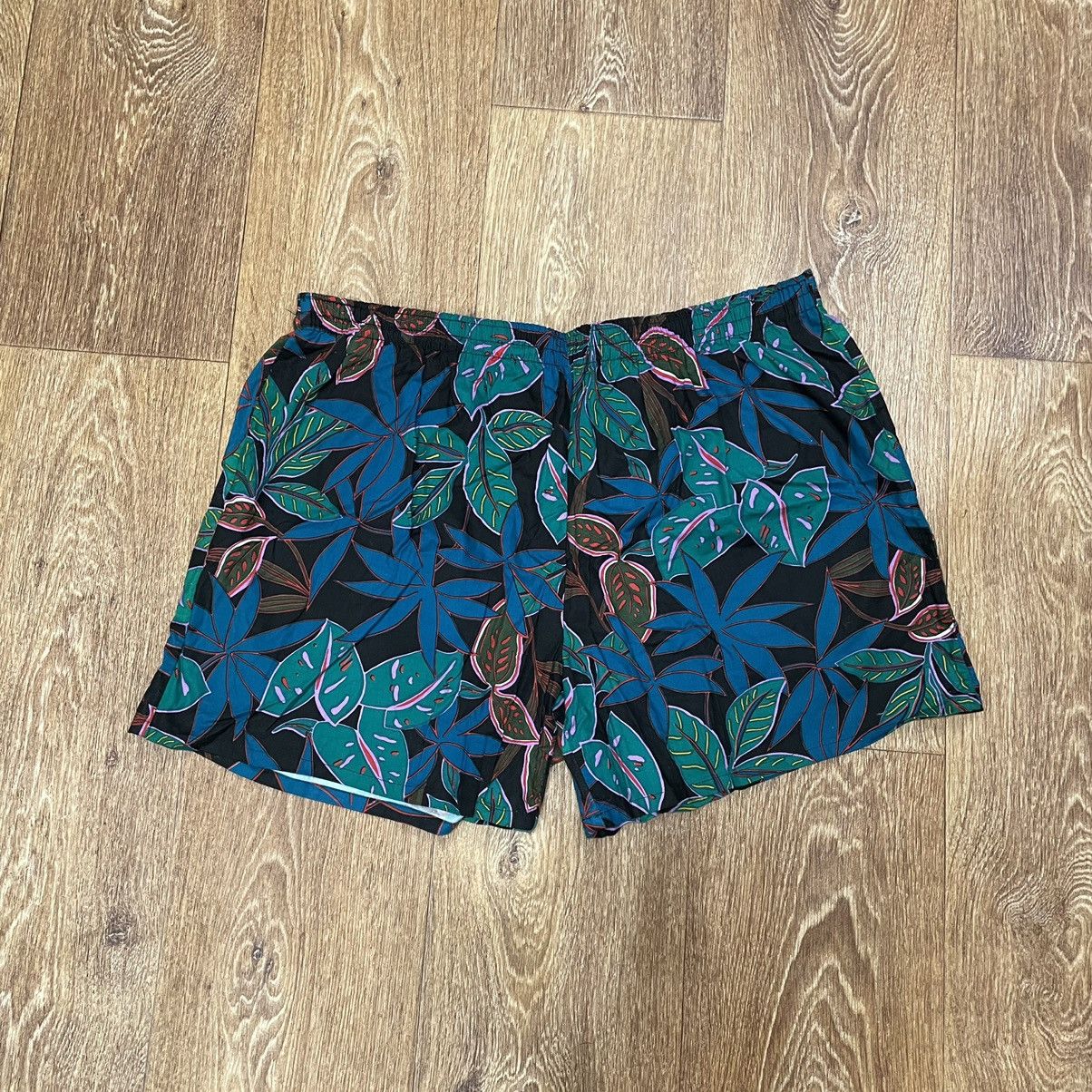 Vintage Vintage 90s All Over Print Shorts Streetwear Rave Cropped 34 Size US 34 / EU 50 - 1 Thumbnail
