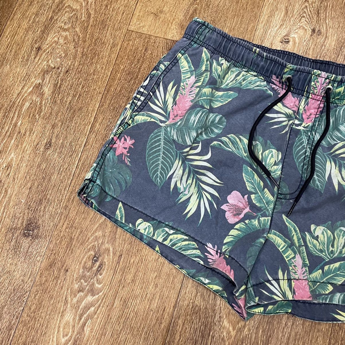 Vintage Vintage 90s Tropical Print Shorts Streetwear Y2K Relaxed 34 Size US 34 / EU 50 - 2 Thumbnail