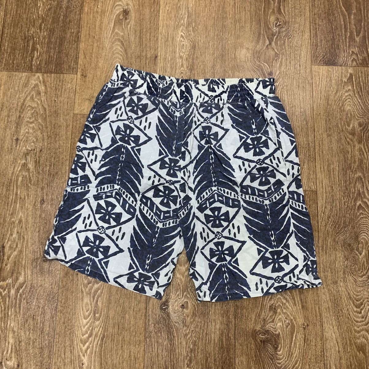 Vintage Vintage 90s All Over Print Baggy Shorts Streetwear Y2K 34 Size US 34 / EU 50 - 1 Thumbnail