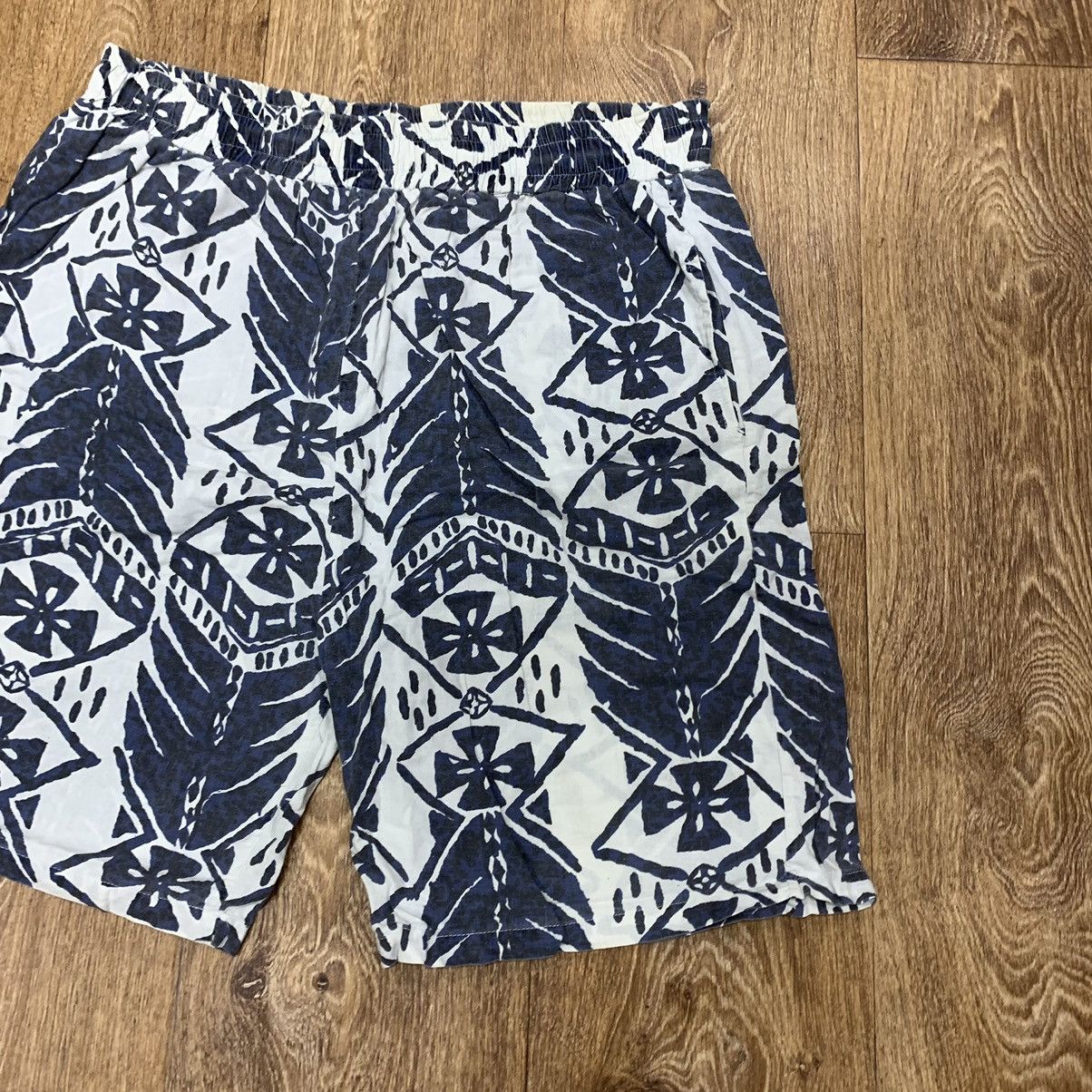 Vintage Vintage 90s All Over Print Baggy Shorts Streetwear Y2K 34 Size US 34 / EU 50 - 2 Thumbnail