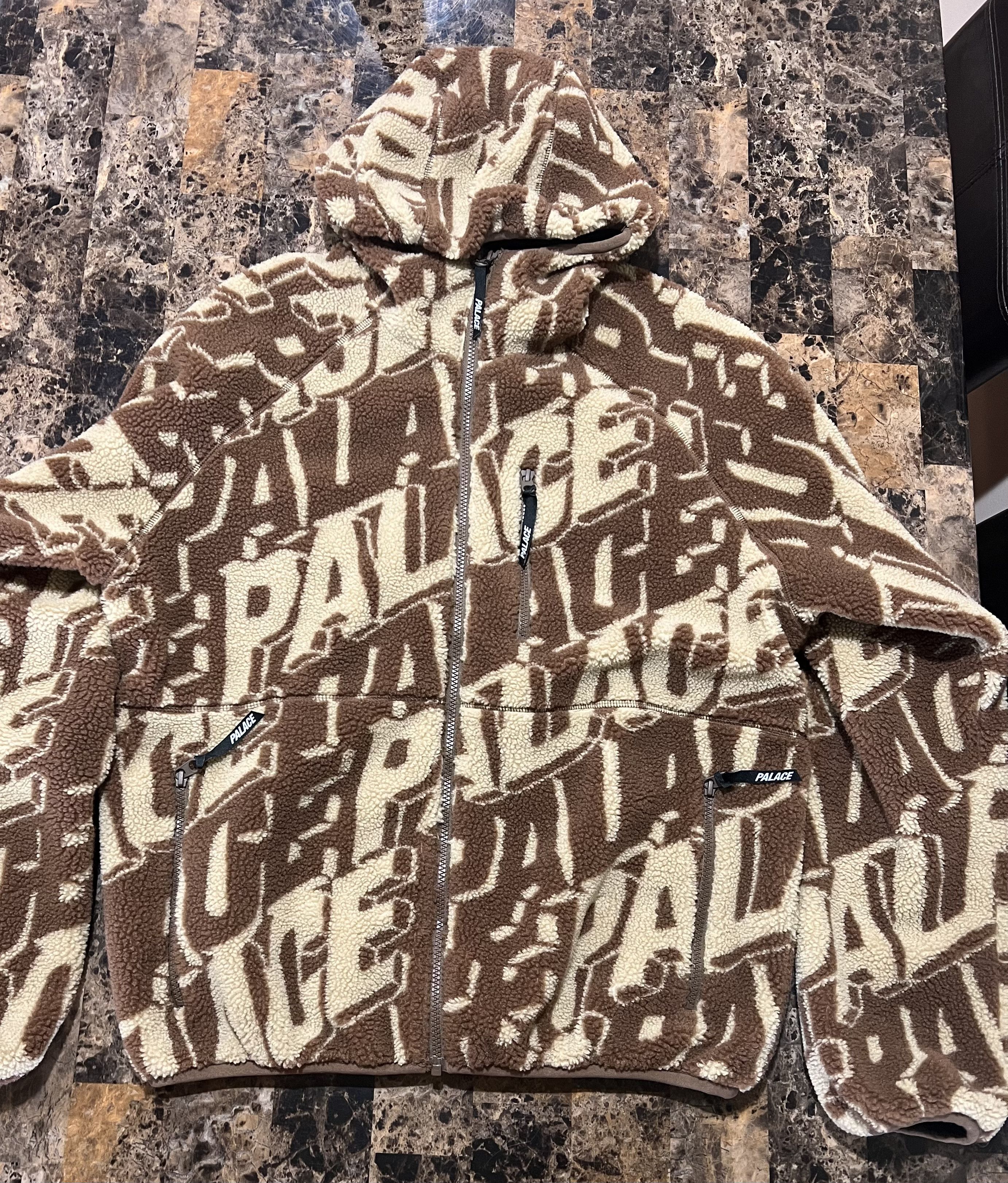 【Palace】 Jacquard Fleece Hooded Jacket Tan/Brown PALACE JACQUARD FLEECE HOODED JACKET TAN / BROWN | REVERSIBLE